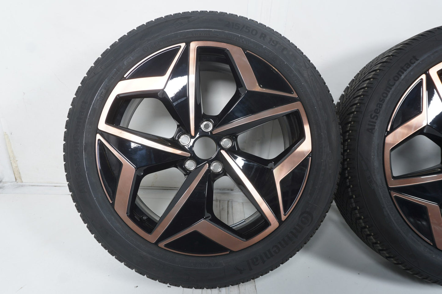 Нови VW Volkswagen ID3 E11 Фолксваген ИД3 19 цола джанти комплект всесезонни гуми
