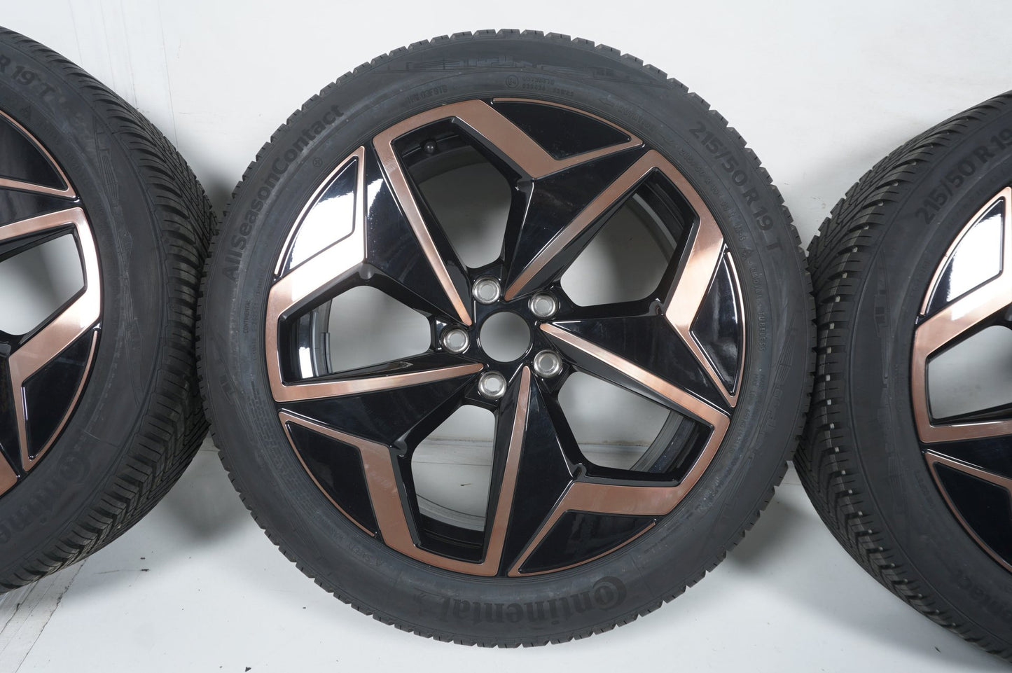 Нови VW Volkswagen ID3 E11 Фолксваген ИД3 19 цола джанти комплект всесезонни гуми