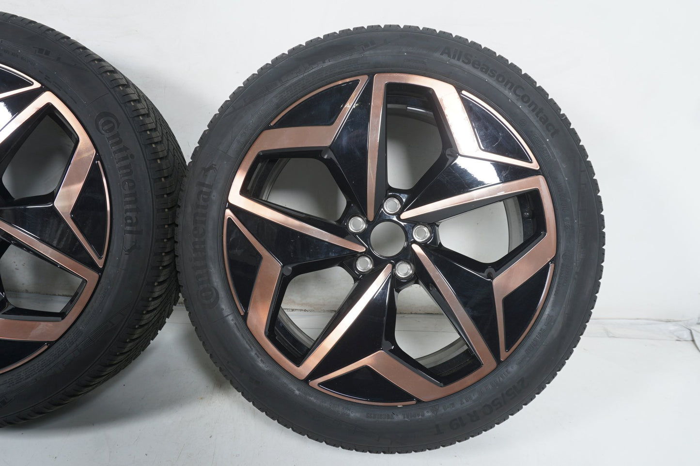 Нови VW Volkswagen ID3 E11 Фолксваген ИД3 19 цола джанти комплект всесезонни гуми