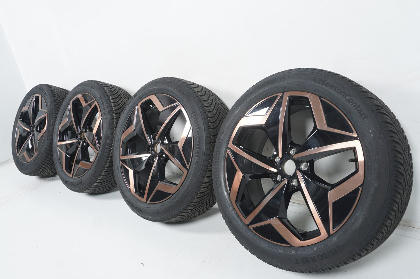 Нови VW Volkswagen ID3 E11 Фолксваген ИД3 19 цола джанти комплект всесезонни гуми
