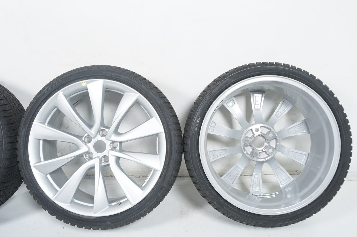 Като Нови Tesla 3 Тесла 3 Алуминиеви джанти 235 35 20 цола зимен комплект