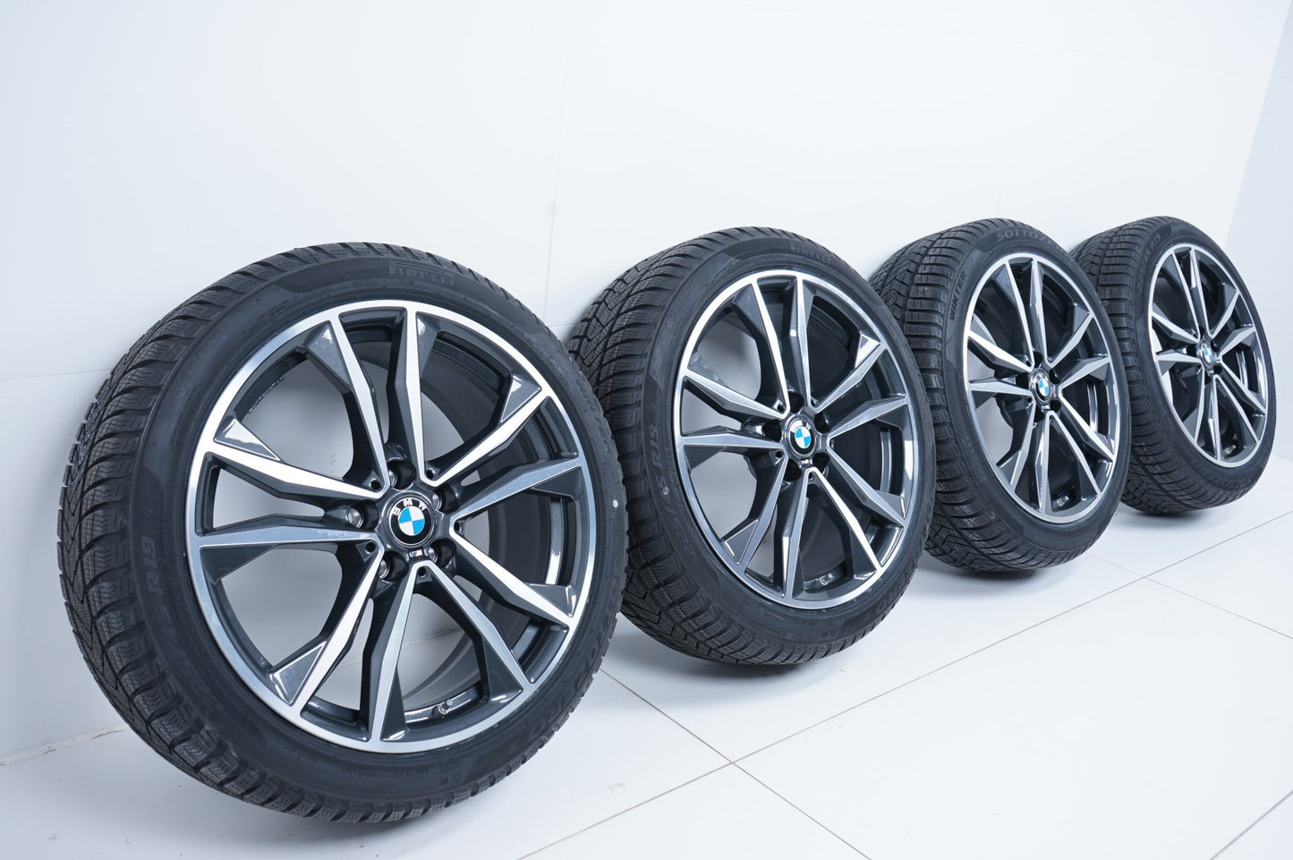 Оригинални Нови BMW X1 X2 F48 F39 Бмв 225 45 19 цола зимен комплект зимни гуми 5x112