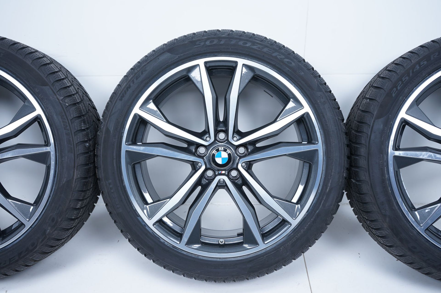 Оригинални Нови BMW X1 X2 F48 F39 Бмв 225 45 19 цола зимен комплект зимни гуми 5x112
