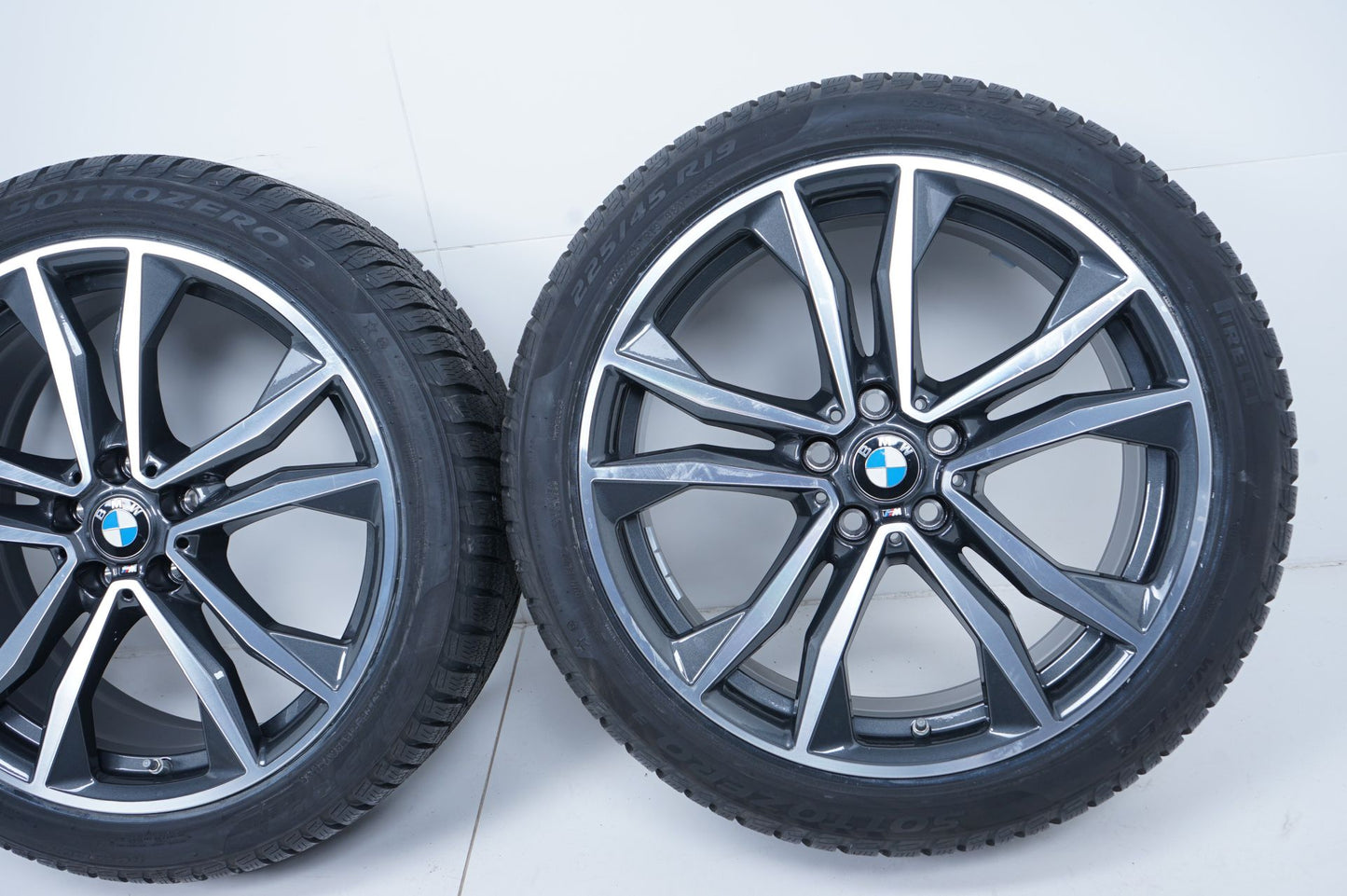Оригинални Нови BMW X1 X2 F48 F39 Бмв 225 45 19 цола зимен комплект зимни гуми 5x112