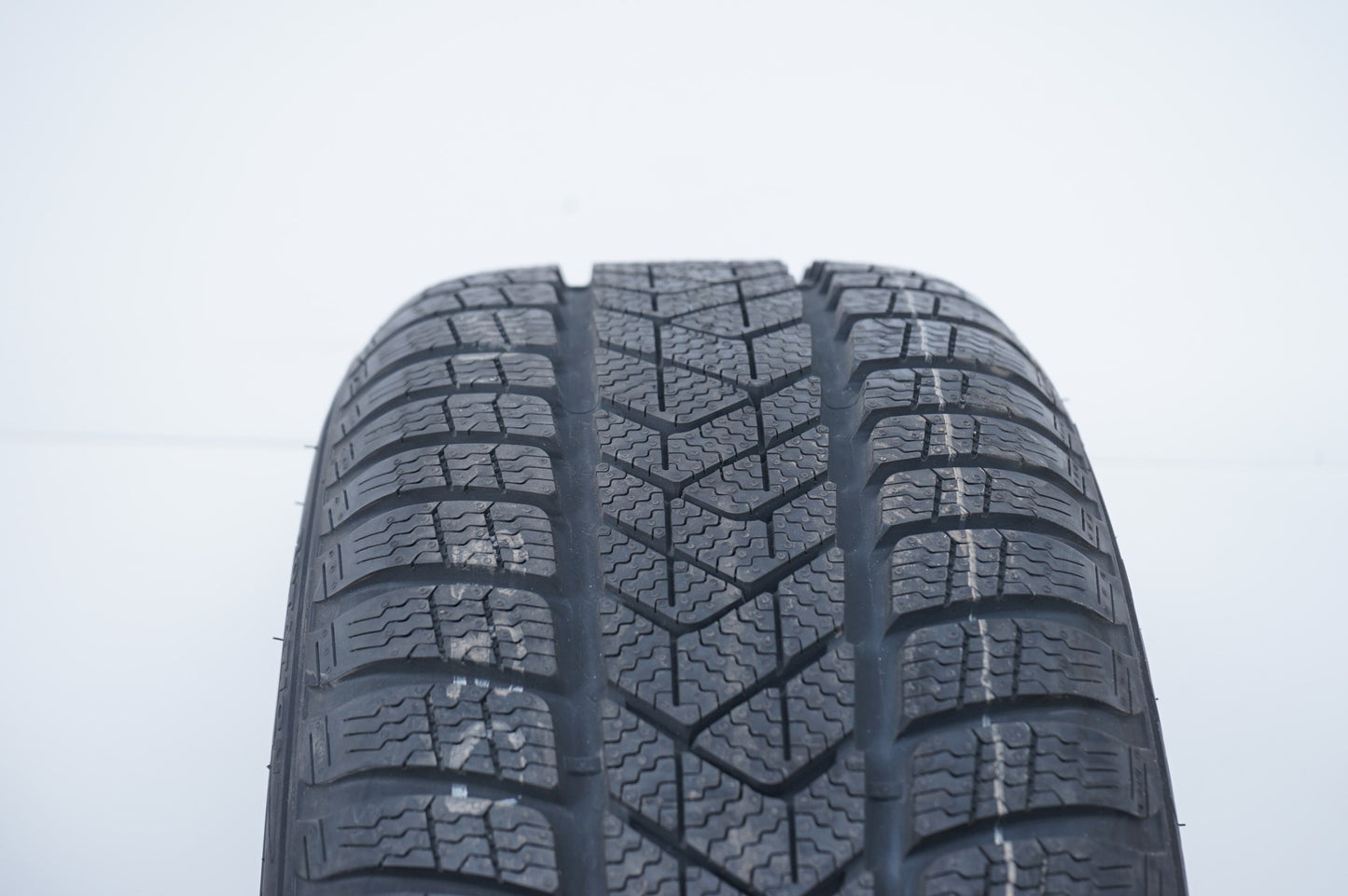 Оригинални Нови BMW X1 X2 F48 F39 Бмв 225 45 19 цола зимен комплект зимни гуми 5x112
