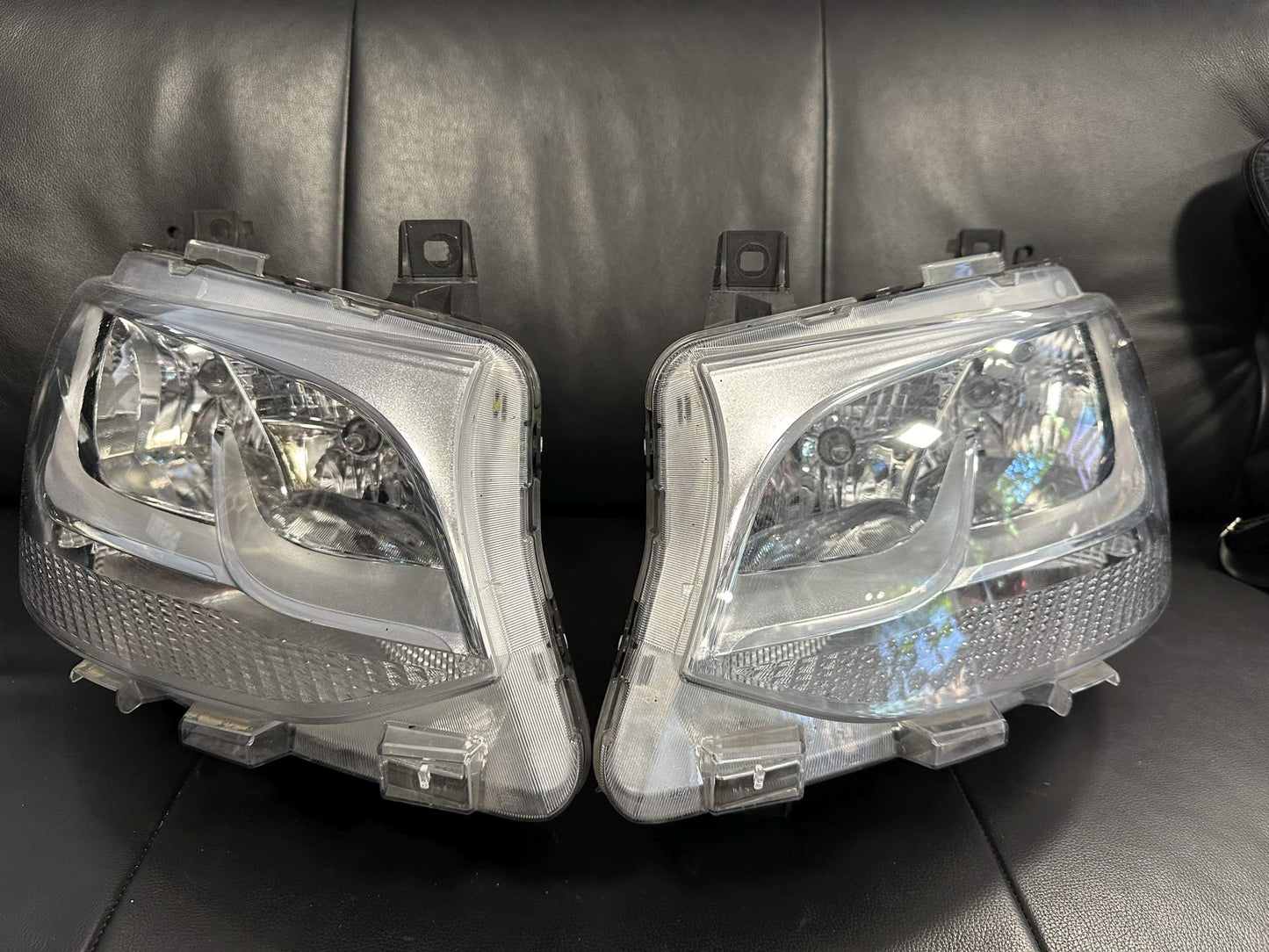 Оригинални Фар Фарове за Мерцедес Спринтер В906 В907 В910 Mercedes Sprinter W906 W907 W910 A9109060100 А9109060000