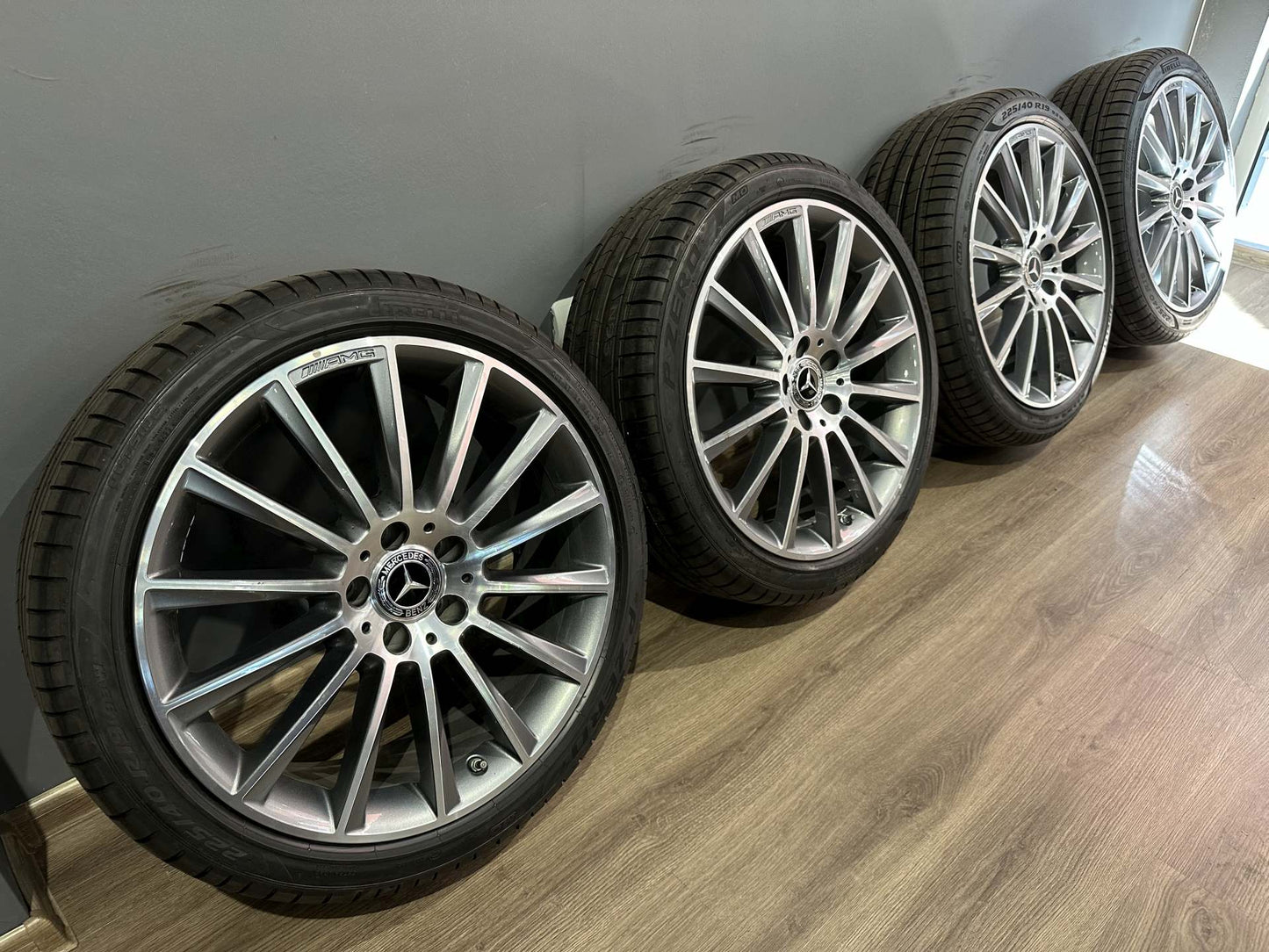 Оригинал Като Нови Mercedes C klasse W205 19 Zoll AMG Мерцедес Ц класа W205 19 цола AMG летен комплект летни гуми