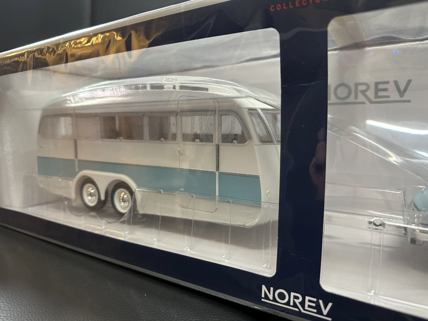 Citroen DS 19 1959 - Bleu Nuage & Aubergine & Caravane Henon 1:18 NOREV