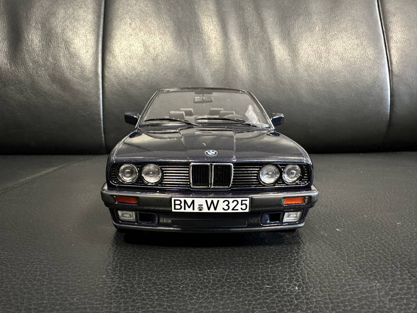Bmw 325i E30 1991 Cabrio blue 1:18 Norev 183212 Бмв 325i Е30 Кабрио син лимитирана 500 бройки