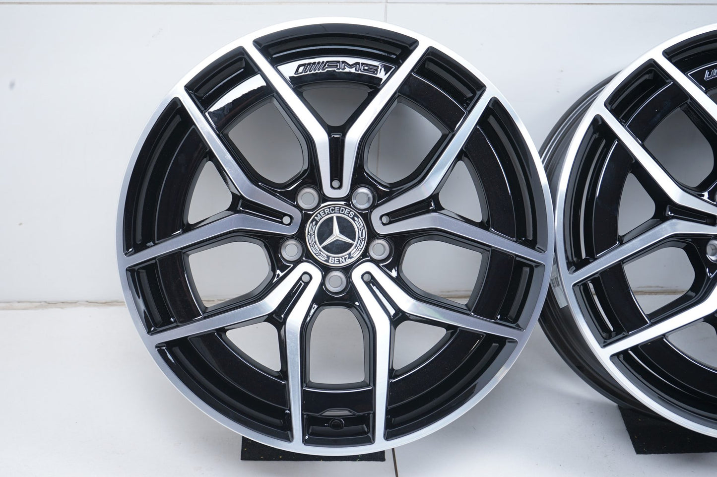 Оригинални Нови Mercedes E Klasse W213 AMG 19 Zoll Мерцедес Е Класа W213 Алуминиеви джанти AMG 19 цола A2134016500