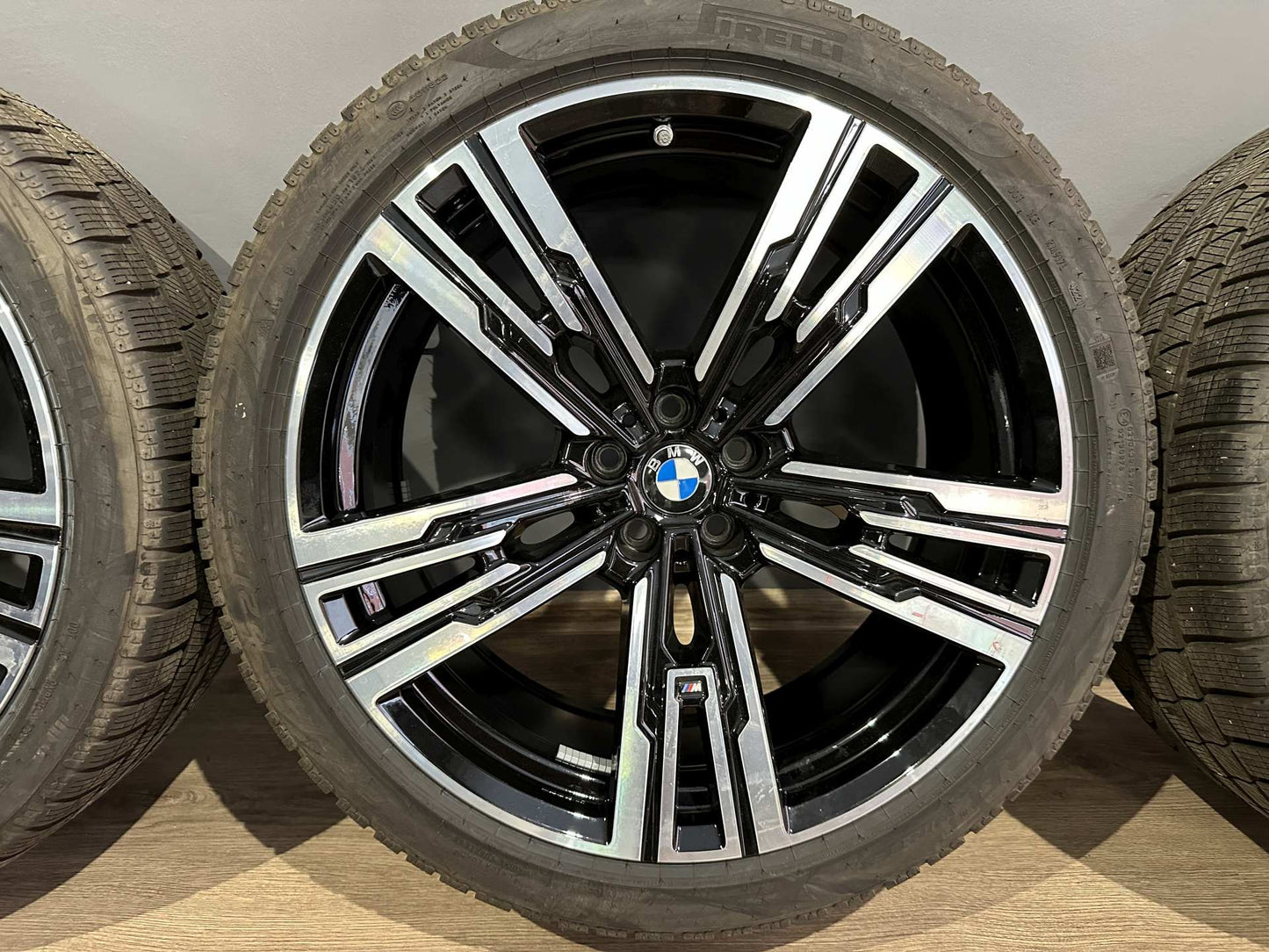Нови Оригинал BMW 7er i7 G70 G7L 21 Zoll 908M Бмв 7-ма серия и7 Г70 21 цола 908М зимен комплект зимни гуми