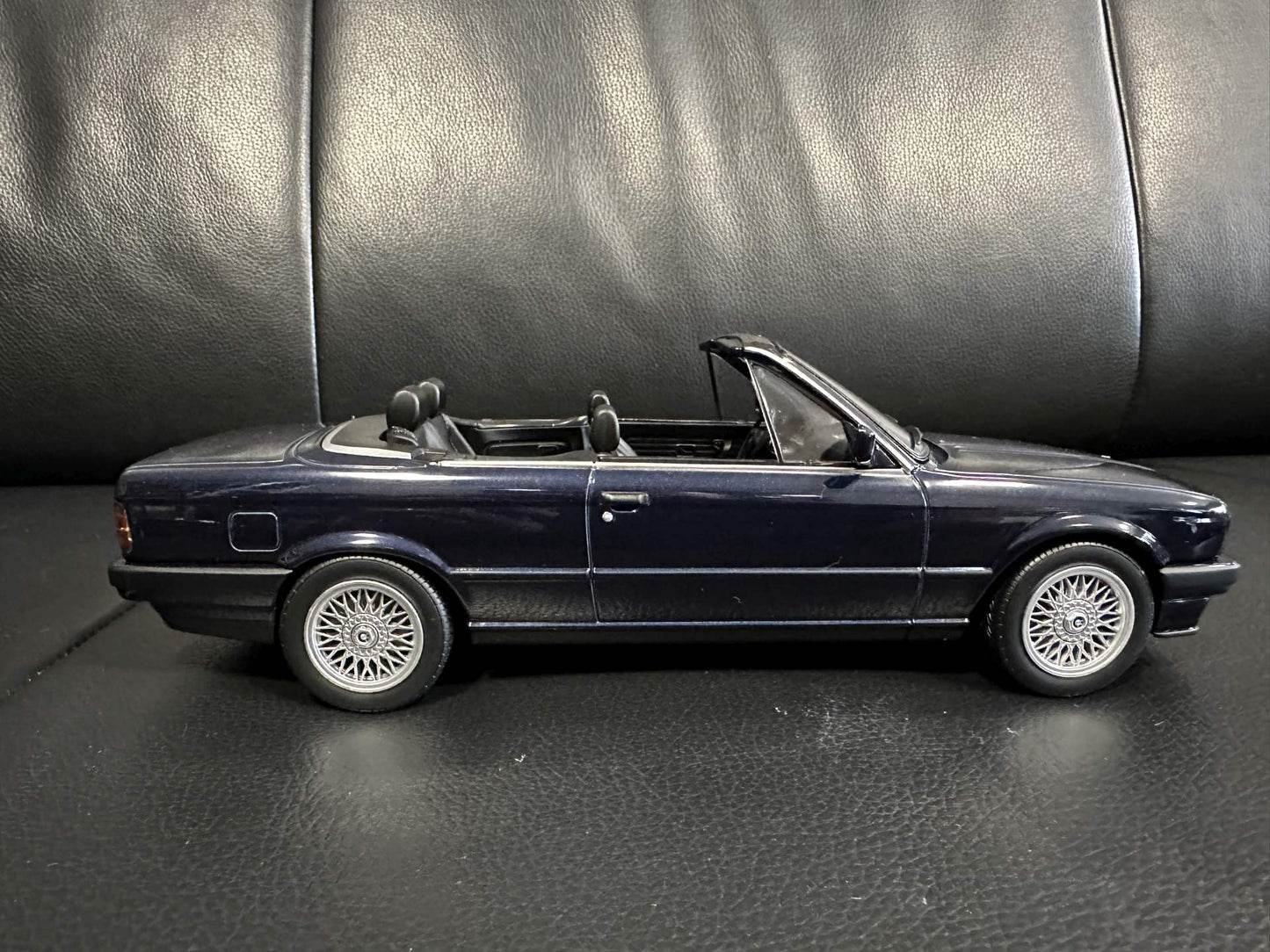 Bmw 325i E30 1991 Cabrio blue 1:18 Norev 183212 Бмв 325i Е30 Кабрио син лимитирана 500 бройки