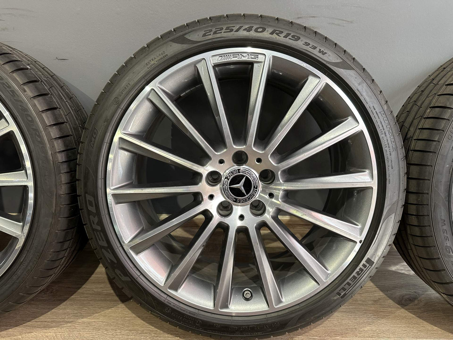 Оригинал Като Нови Mercedes C klasse W205 19 Zoll AMG Мерцедес Ц класа W205 19 цола AMG летен комплект летни гуми