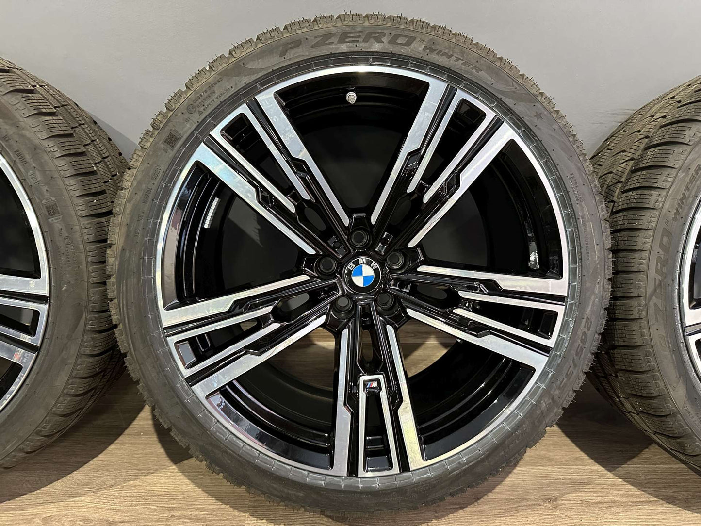 Нови Оригинал BMW 7er i7 G70 G7L 21 Zoll 908M Бмв 7-ма серия и7 Г70 21 цола 908М зимен комплект зимни гуми