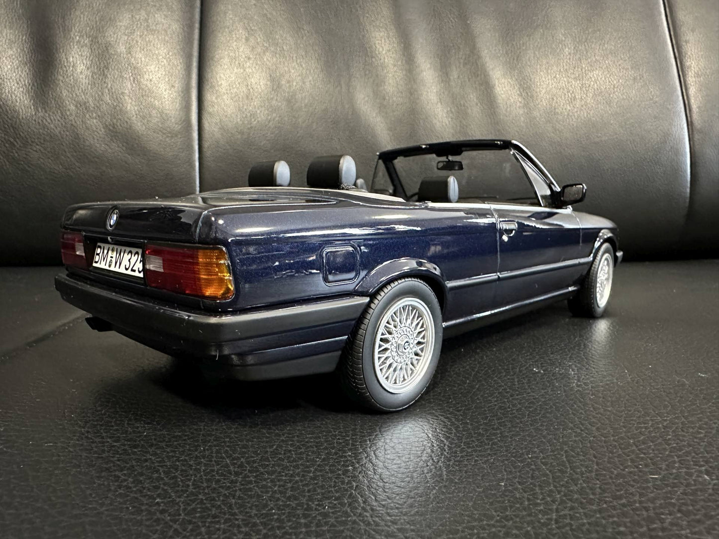 Bmw 325i E30 1991 Cabrio blue 1:18 Norev 183212 Бмв 325i Е30 Кабрио син лимитирана 500 бройки