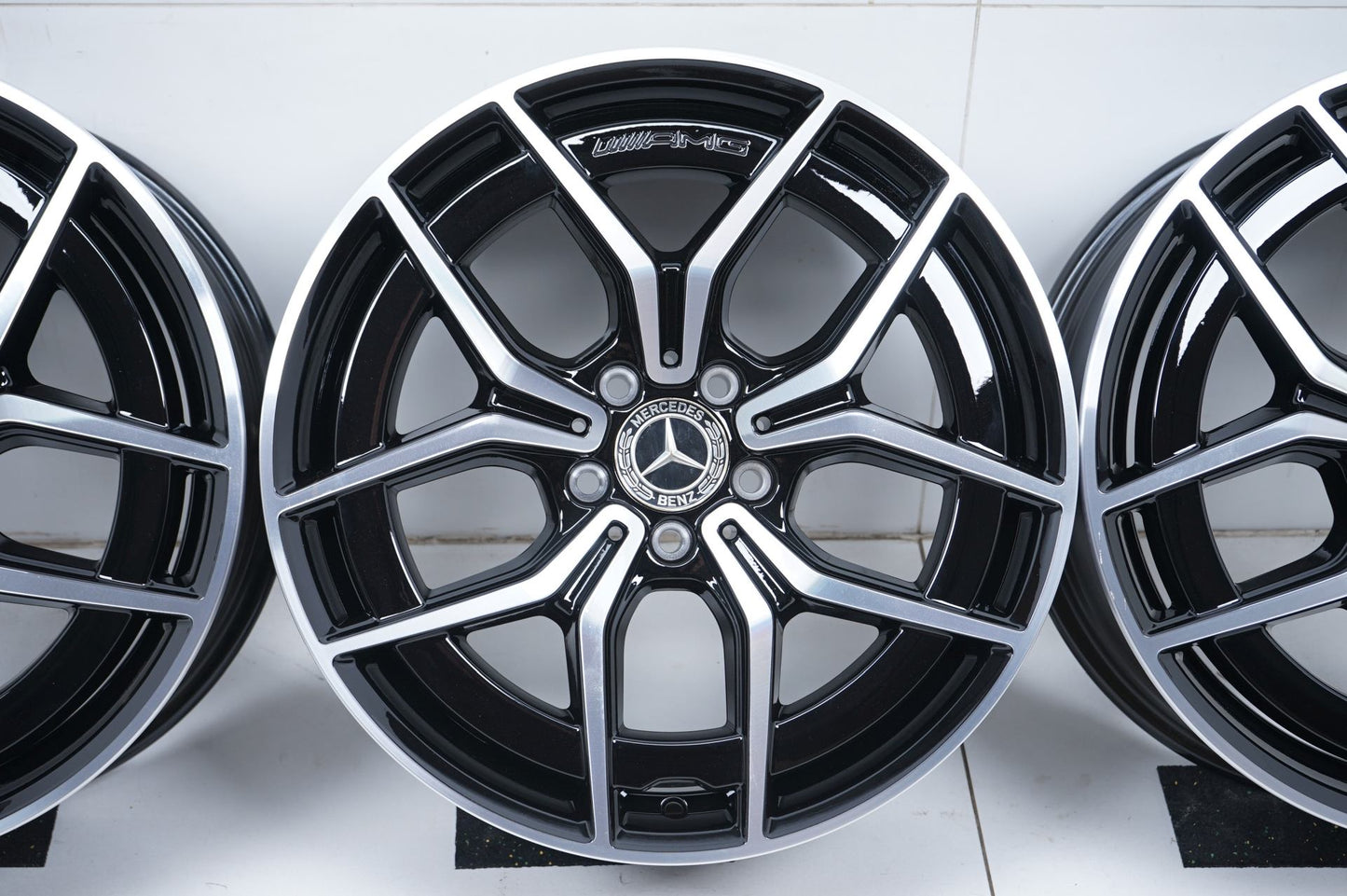Оригинални Нови Mercedes E Klasse W213 AMG 19 Zoll Мерцедес Е Класа W213 Алуминиеви джанти AMG 19 цола A2134016500
