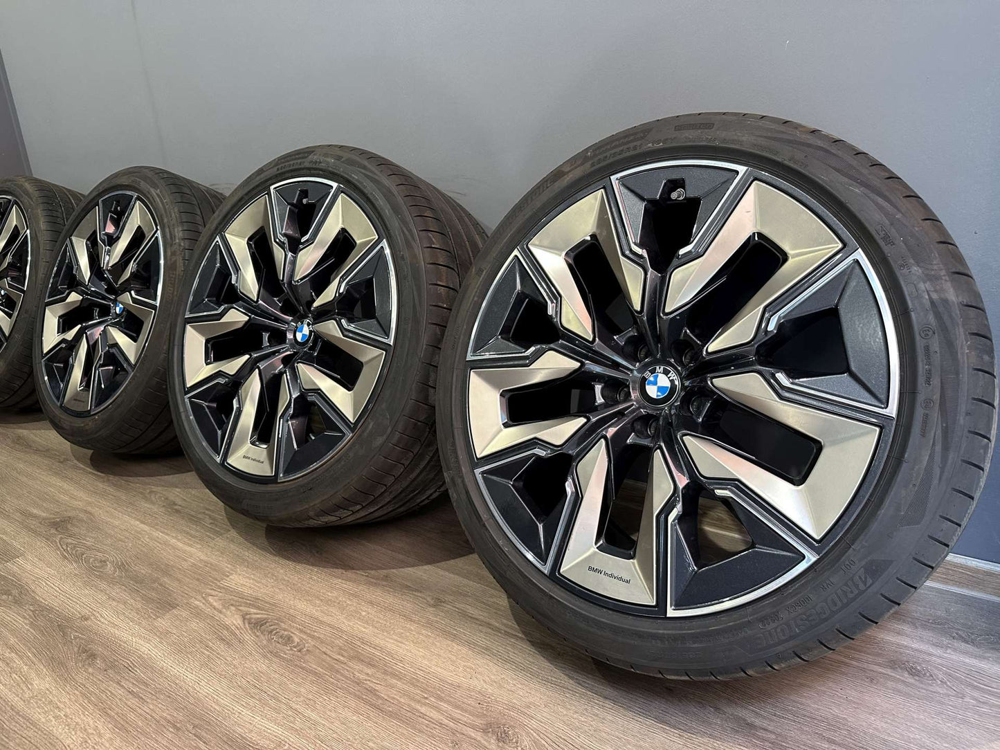Оригинал Като Нови BMW 7er i7 G70 G7L 21 Zoll 910i Бмв 7-ма серия и7 Г70 21 цола 910i летен комплект летни гуми