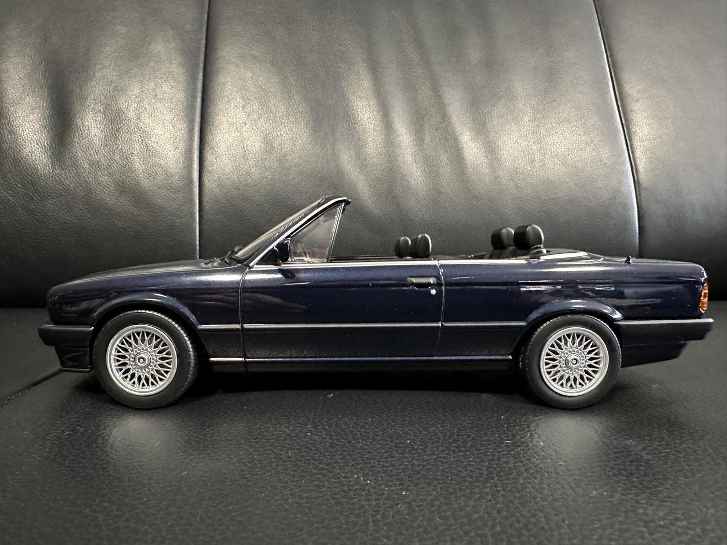 Bmw 325i E30 1991 Cabrio blue 1:18 Norev 183212 Бмв 325i Е30 Кабрио син лимитирана 500 бройки