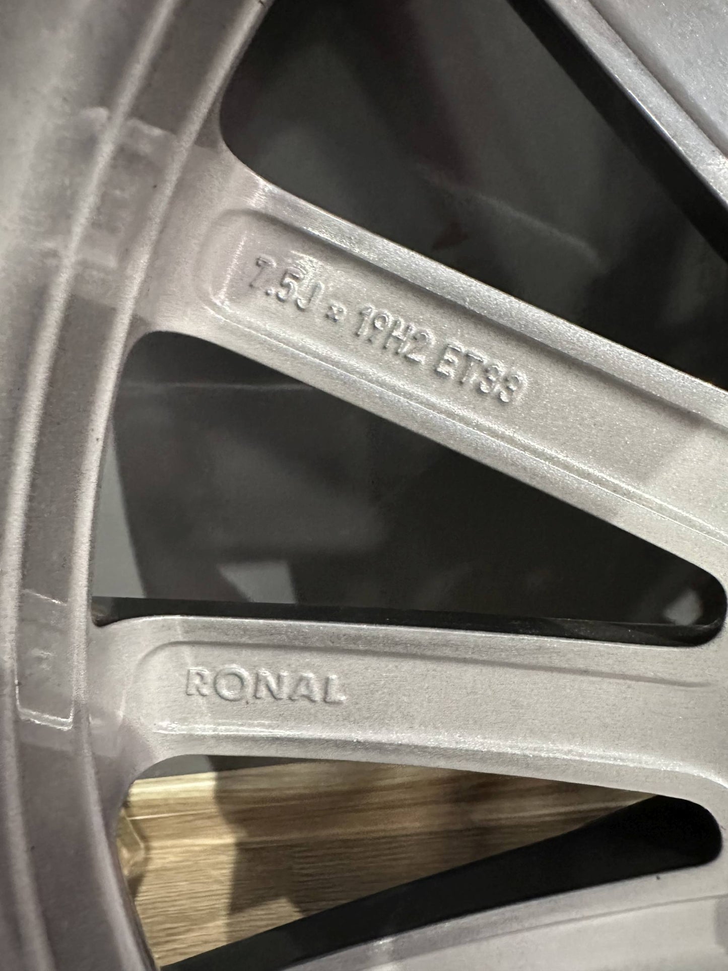 Оригинал Като Нови Mercedes C klasse W205 19 Zoll AMG Мерцедес Ц класа W205 19 цола AMG летен комплект летни гуми