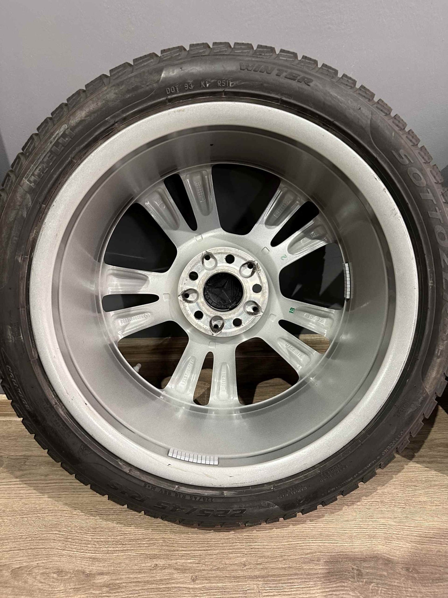 Mercedes C klasse Мерцедес Ц класа W205 18 цола зимен комплект зимни гуми