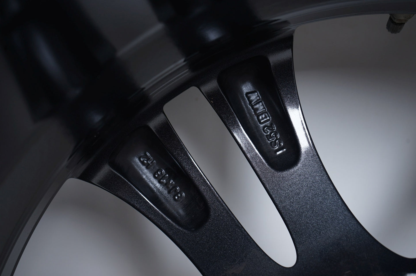 BMW 1er 2er серия F20 F21 18 Zoll 384 Бмв 1-ва 2-ра серия Ф20 Ф21 18 цола 384 летен комплект летни гуми