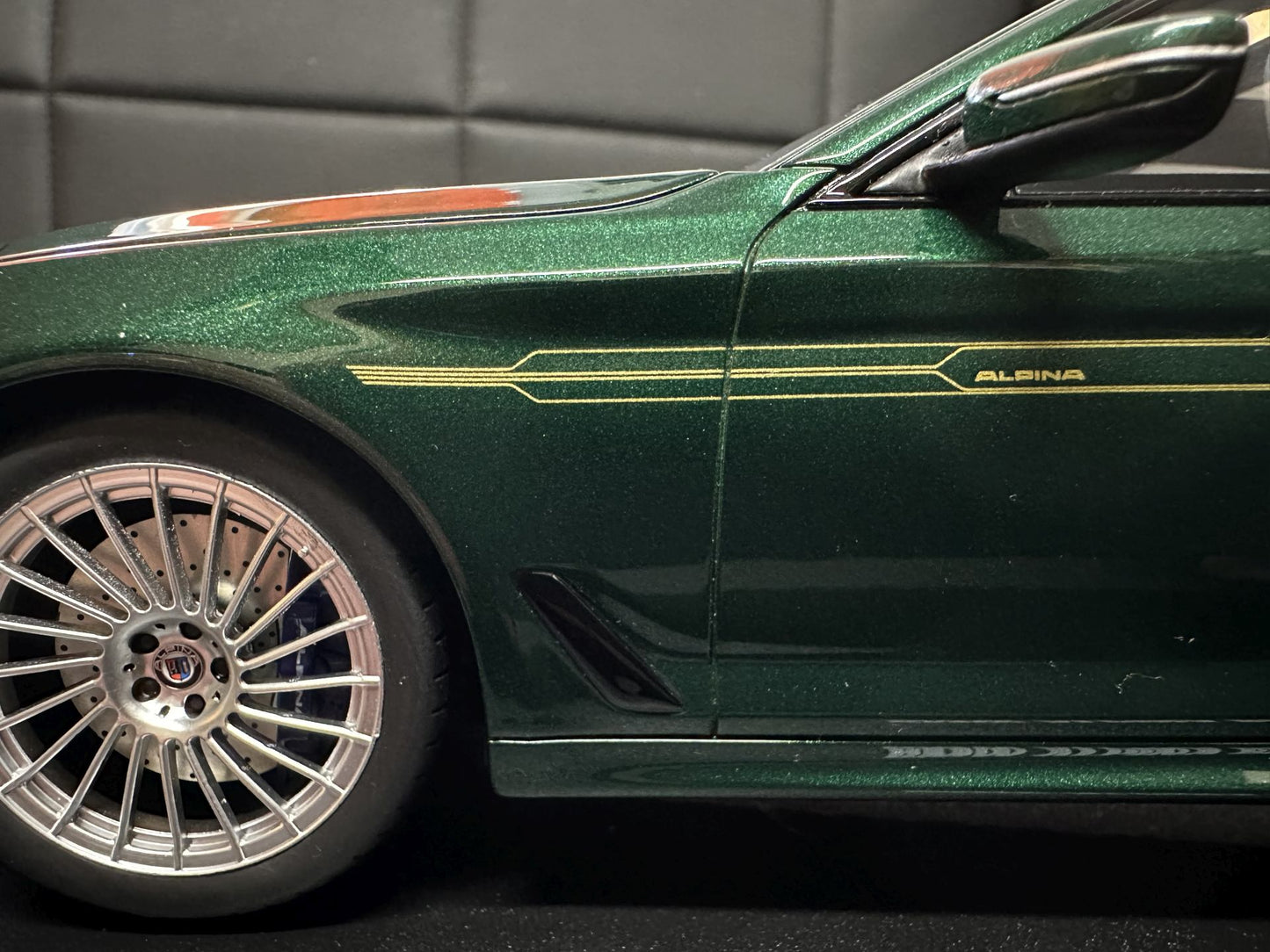 Bmw Alpina B5 G31 Kombi green Limitiert 1:18 GT Spirit GT475 Бмв Алпина зелен Комби Лимитирана