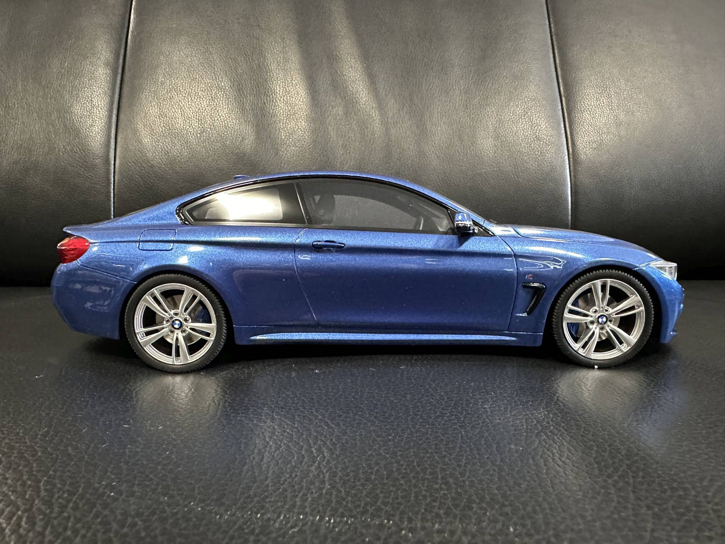 Bmw 435i M Sport Coupe blue Limitiert 1231/1500 1:18 GT Spirit GT027 Бмв 435i M Спорт син Лимитирана
