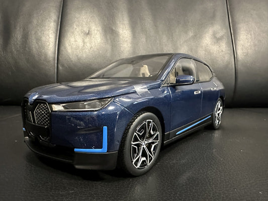 Bmw IX i20 blue 1:18 Minichamps 110023100 Бмв и20 син