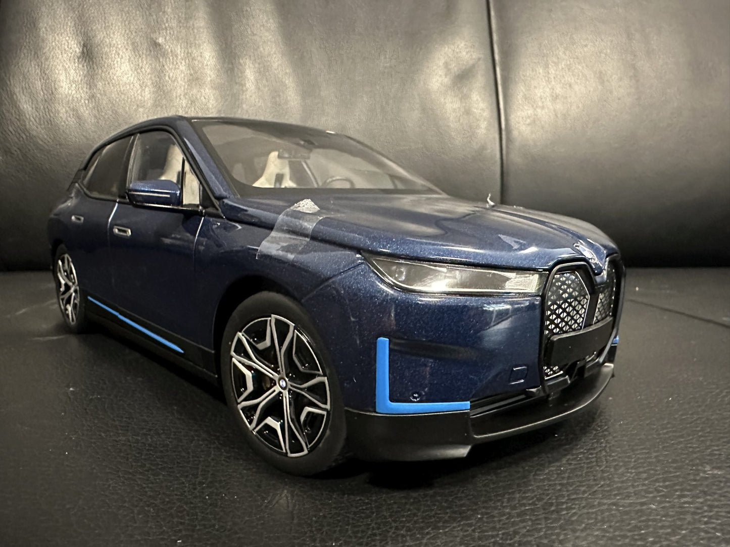 Bmw IX i20 blue 1:18 Minichamps 110023100 Бмв и20 син