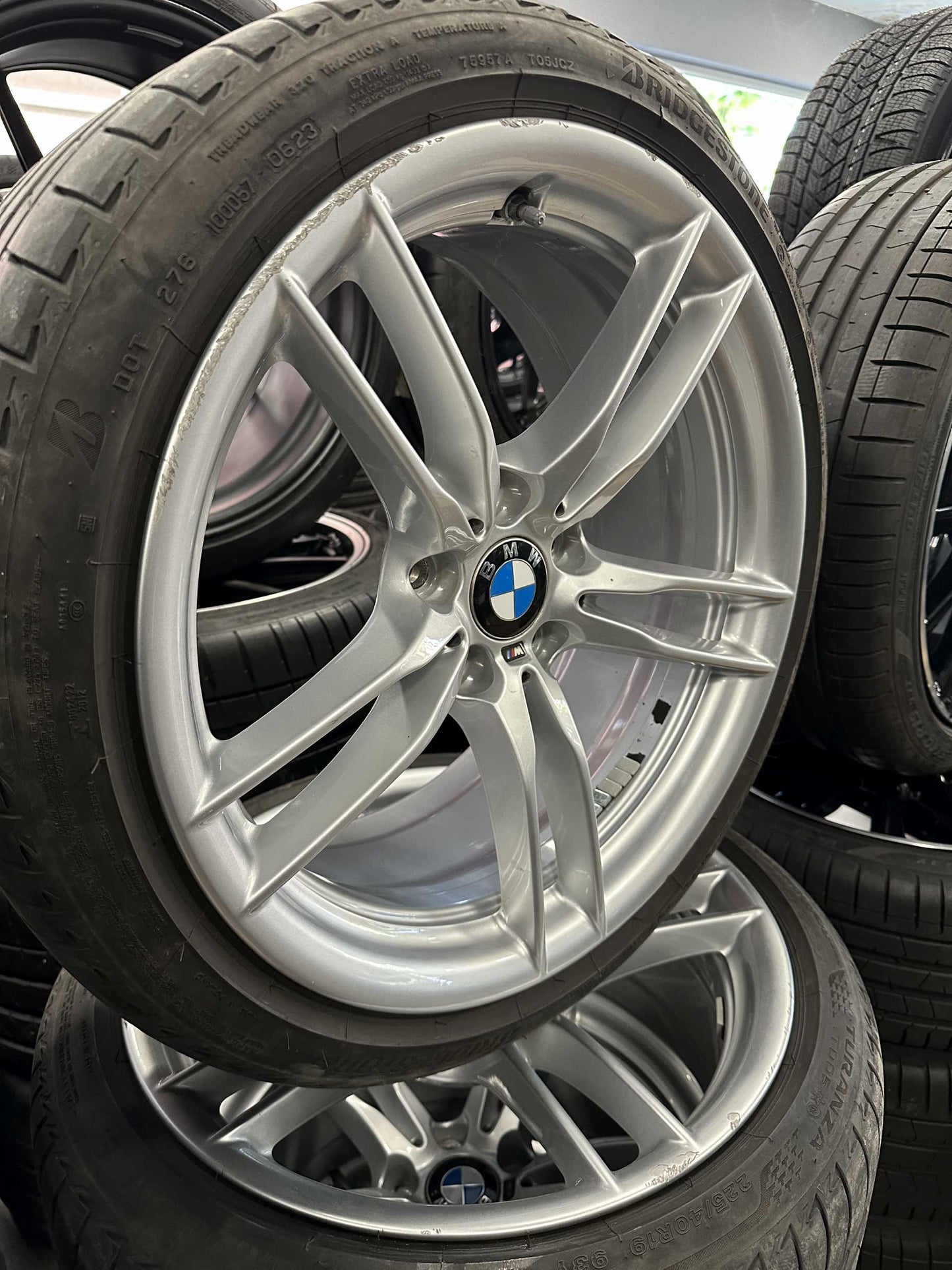 Bmw 3er 4er F30 F31 F32 F36 X1 E84 19 Zoll Бмв 3-та 4-та серия 19 Цола летен комплект летни Гуми М джанти