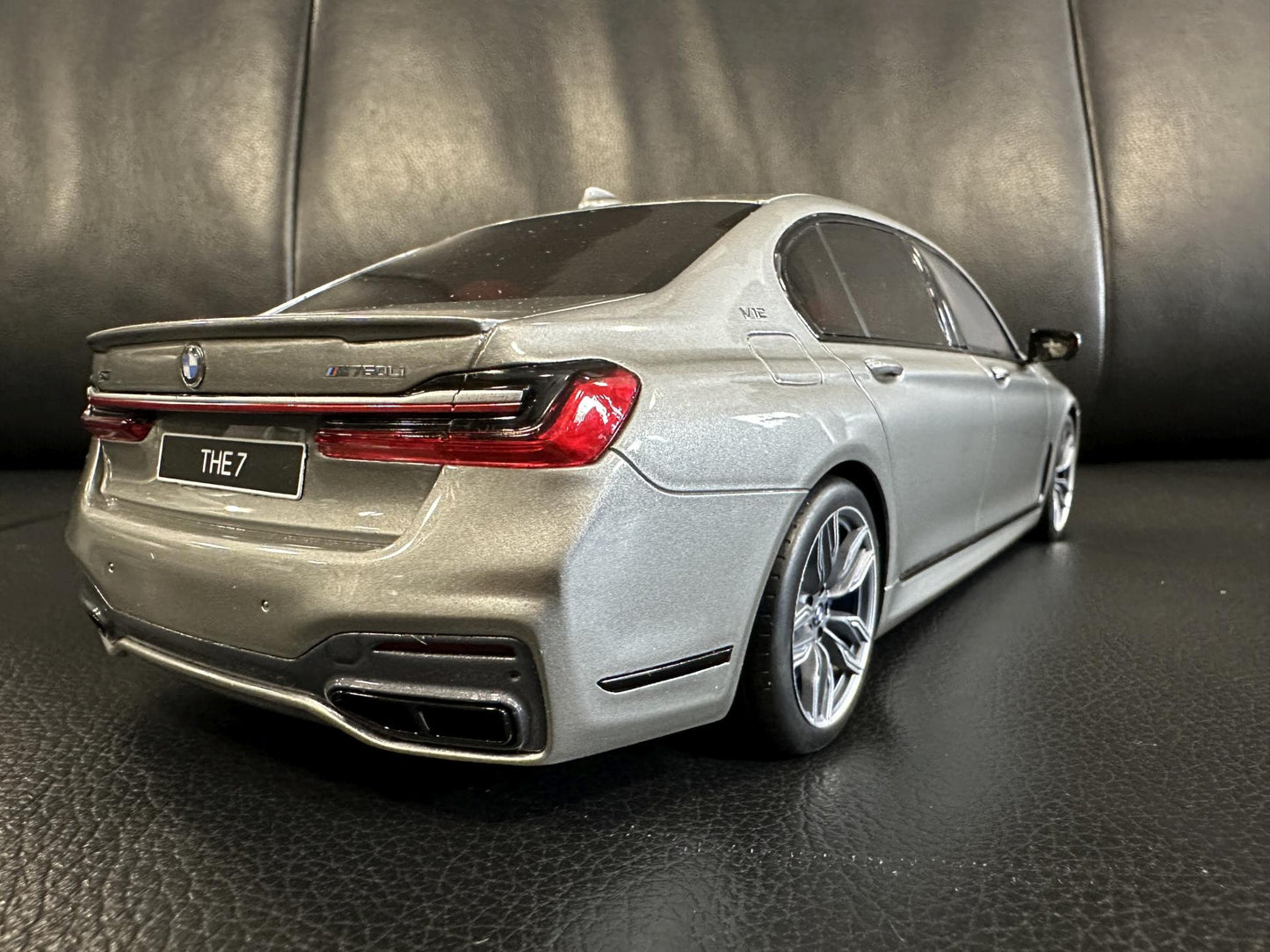 Bmw 760Li V12 G12 grey Final edition from 2020 Limitiert 639/999 1:18 GT Spirit GT478 Бмв 7-ма серия сив Лимитирана