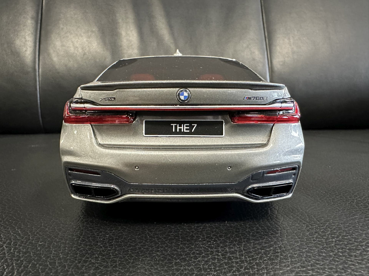 Bmw 760Li V12 G12 grey Final edition from 2020 Limitiert 639/999 1:18 GT Spirit GT478 Бмв 7-ма серия сив Лимитирана