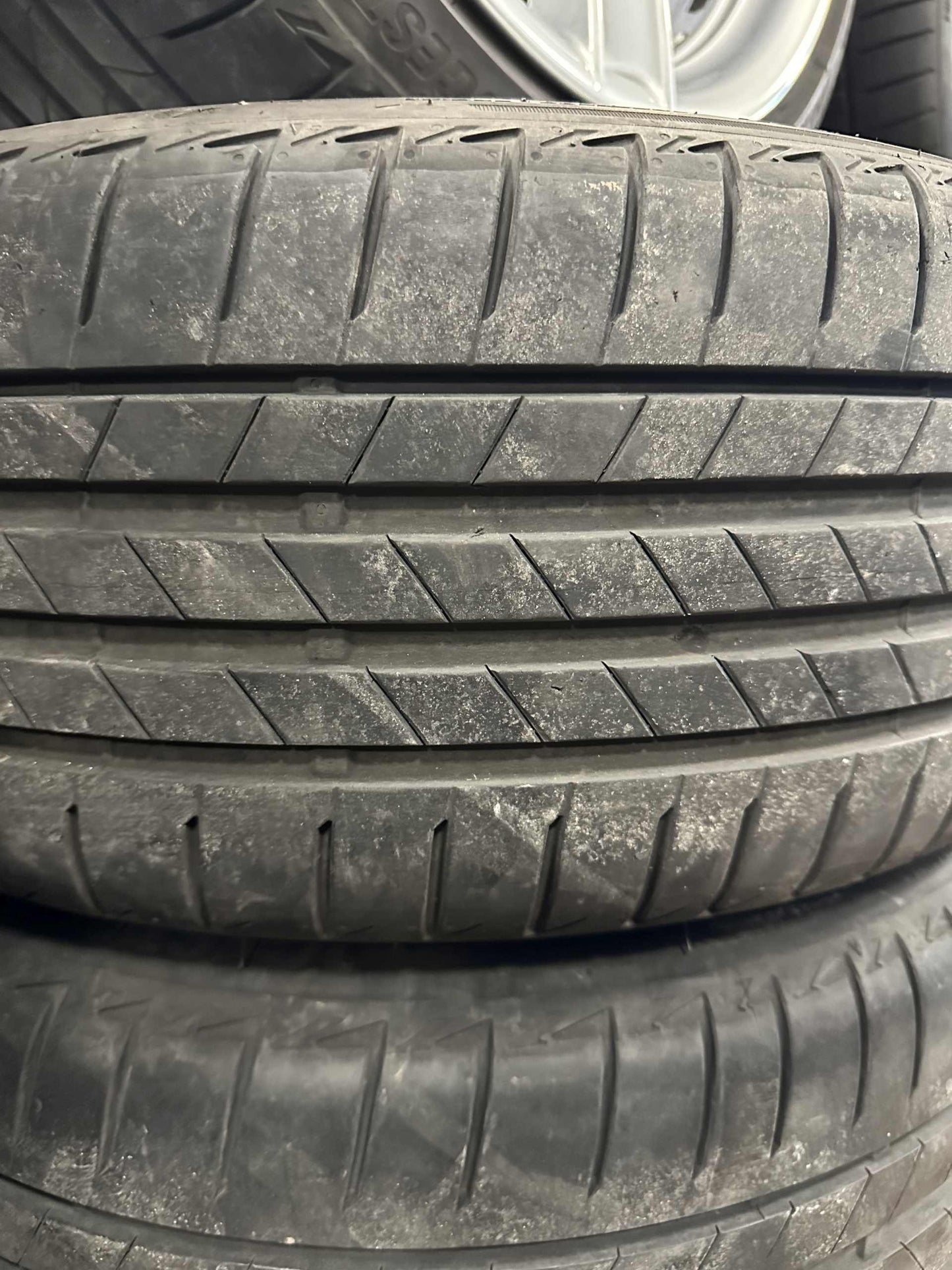 Bmw 3er 4er F30 F31 F32 F36 X1 E84 19 Zoll Бмв 3-та 4-та серия 19 Цола летен комплект летни Гуми М джанти