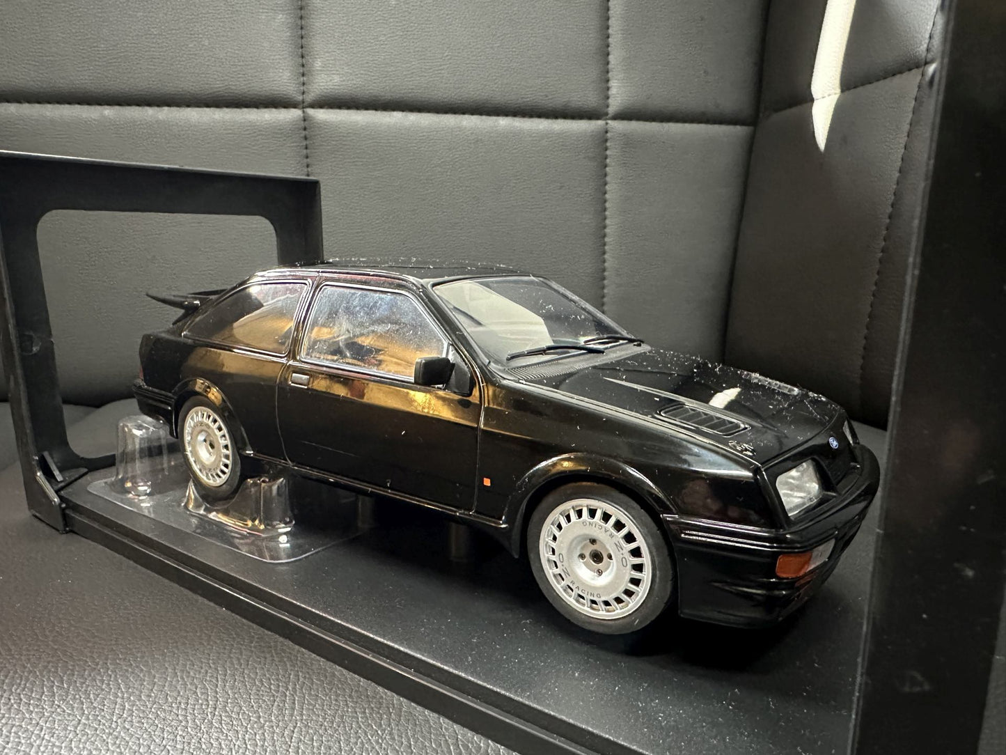 Ford Sierra RS Coswort 1987 Black 1:18 IXO 9 Форд Сиера 1987 черен