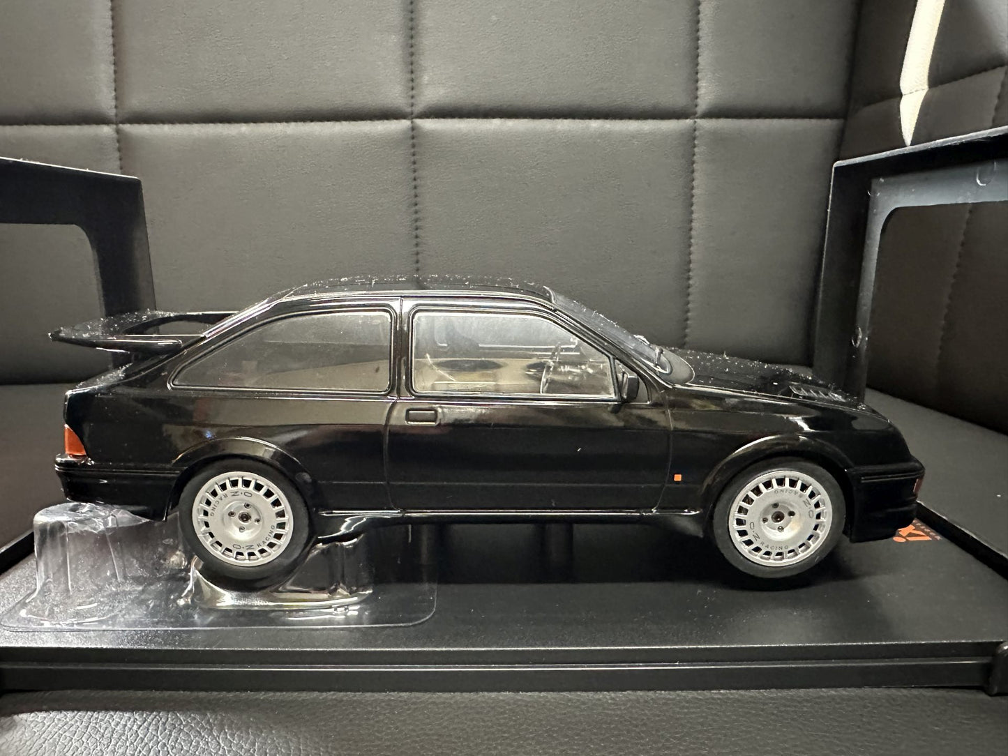 Ford Sierra RS Coswort 1987 Black 1:18 IXO 9 Форд Сиера 1987 черен