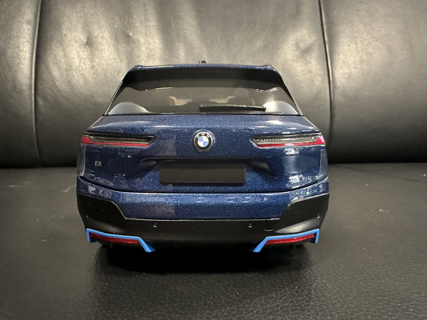Bmw IX i20 blue 1:18 Minichamps 110023100 Бмв и20 син