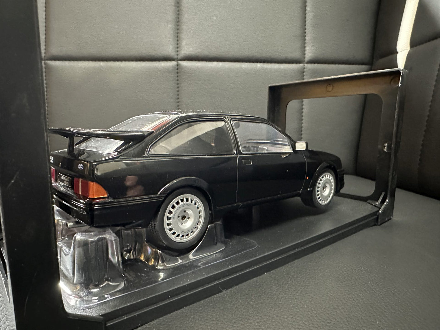 Ford Sierra RS Coswort 1987 Black 1:18 IXO 9 Форд Сиера 1987 черен