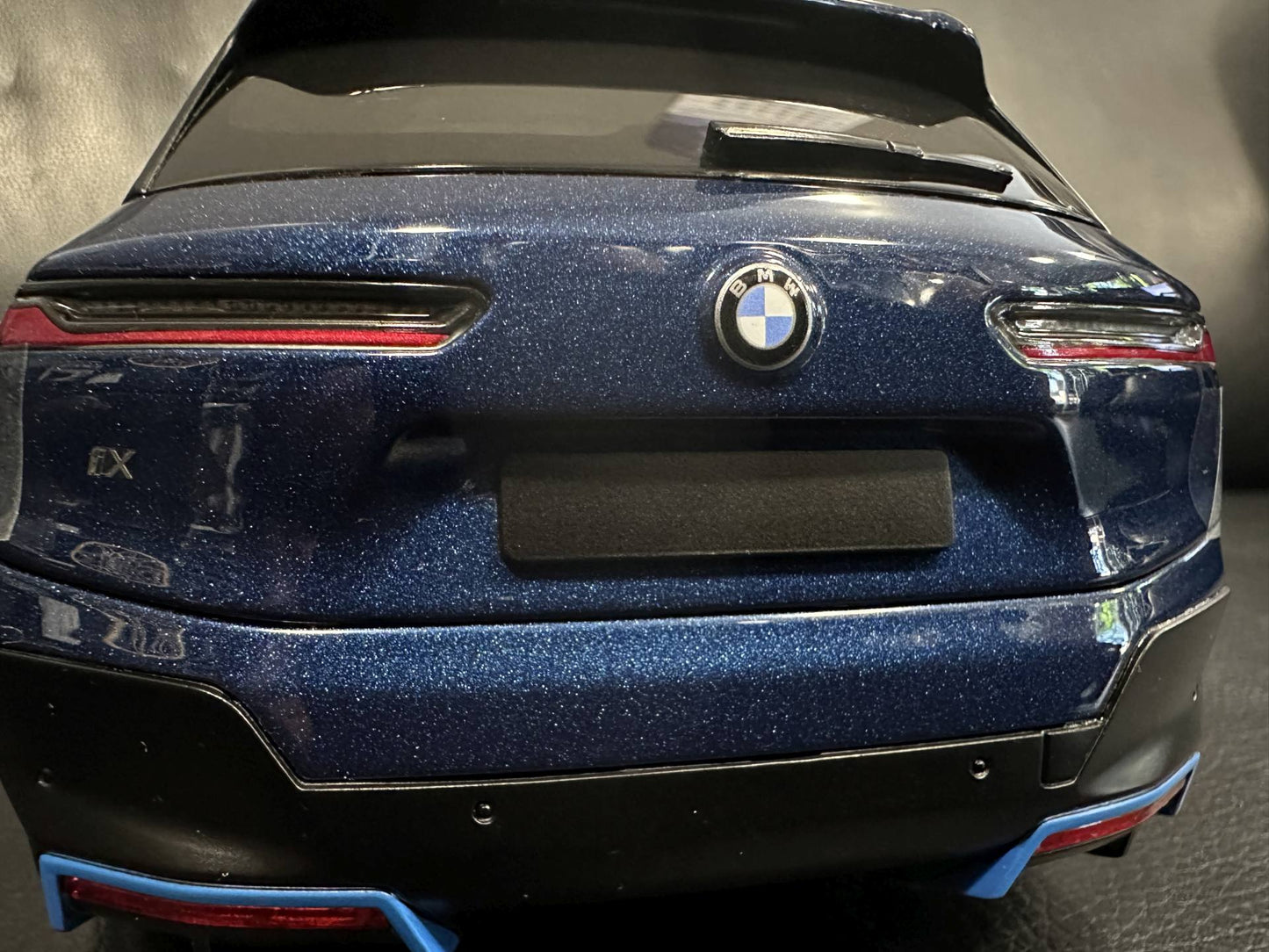 Bmw IX i20 blue 1:18 Minichamps 110023100 Бмв и20 син