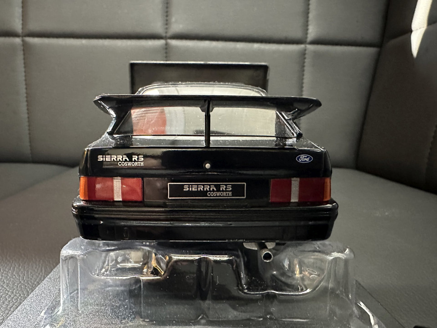 Ford Sierra RS Coswort 1987 Black 1:18 IXO 9 Форд Сиера 1987 черен