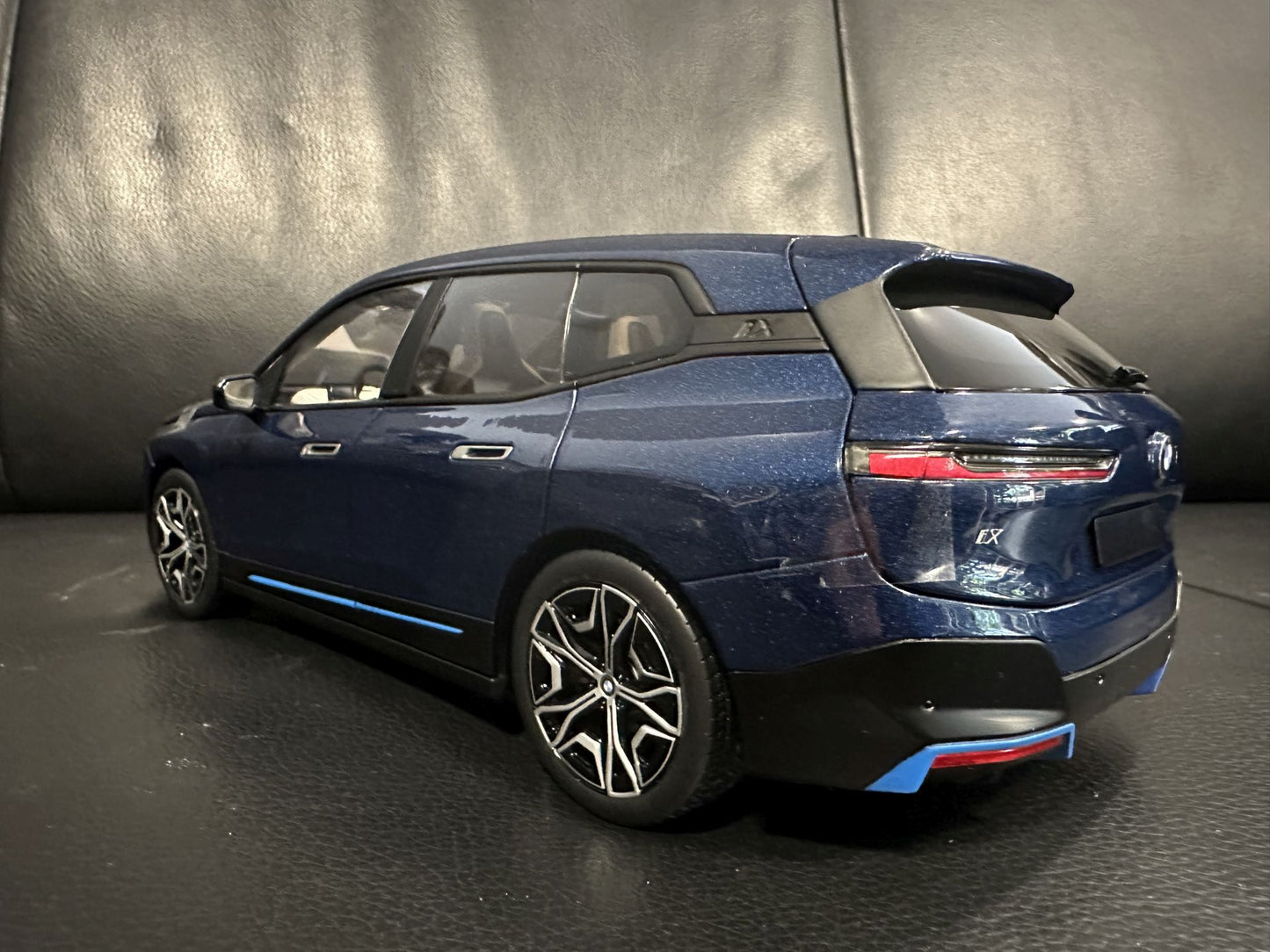 Bmw IX i20 blue 1:18 Minichamps 110023100 Бмв и20 син