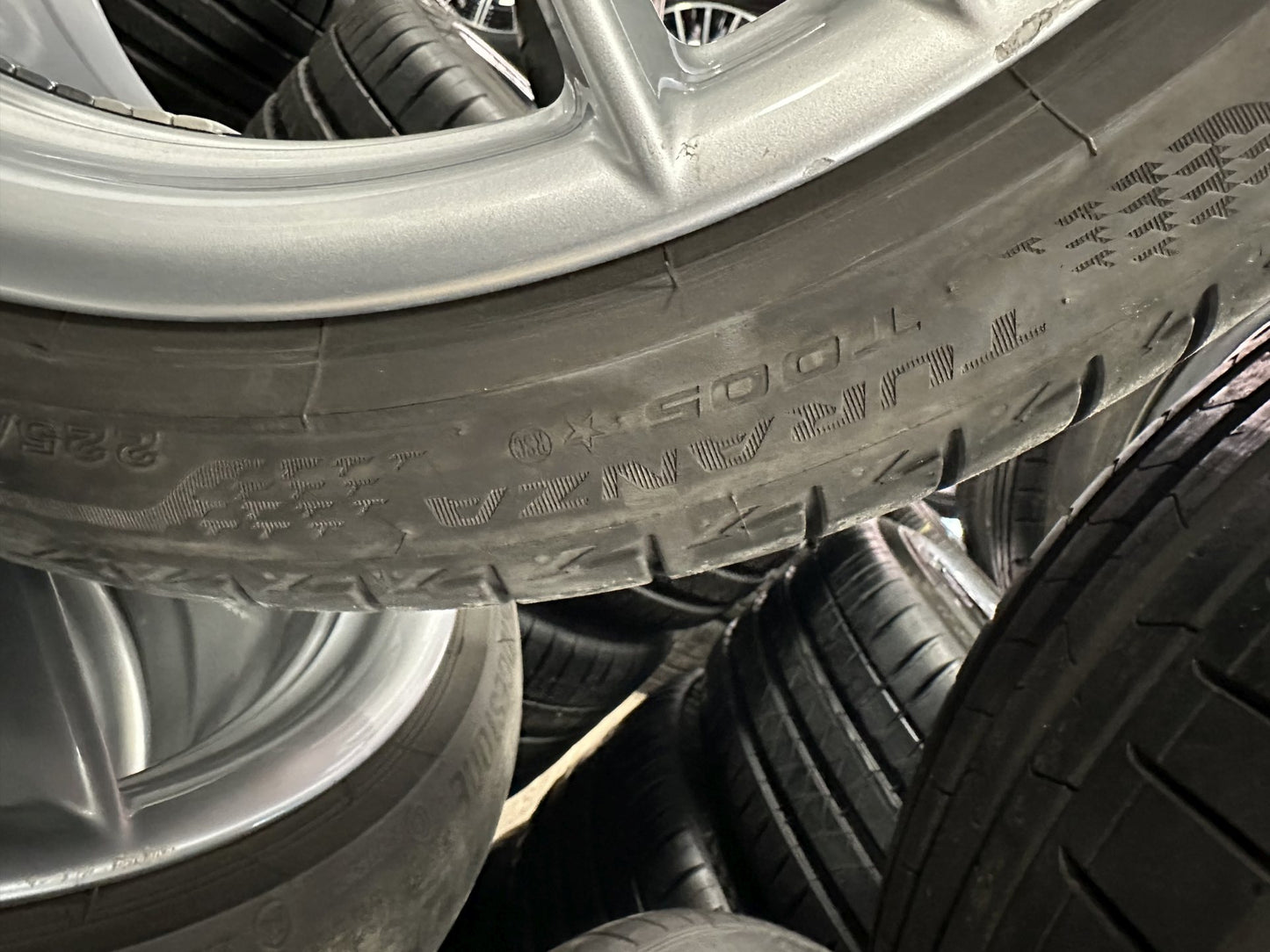 Bmw 3er 4er F30 F31 F32 F36 X1 E84 19 Zoll Бмв 3-та 4-та серия 19 Цола летен комплект летни Гуми М джанти
