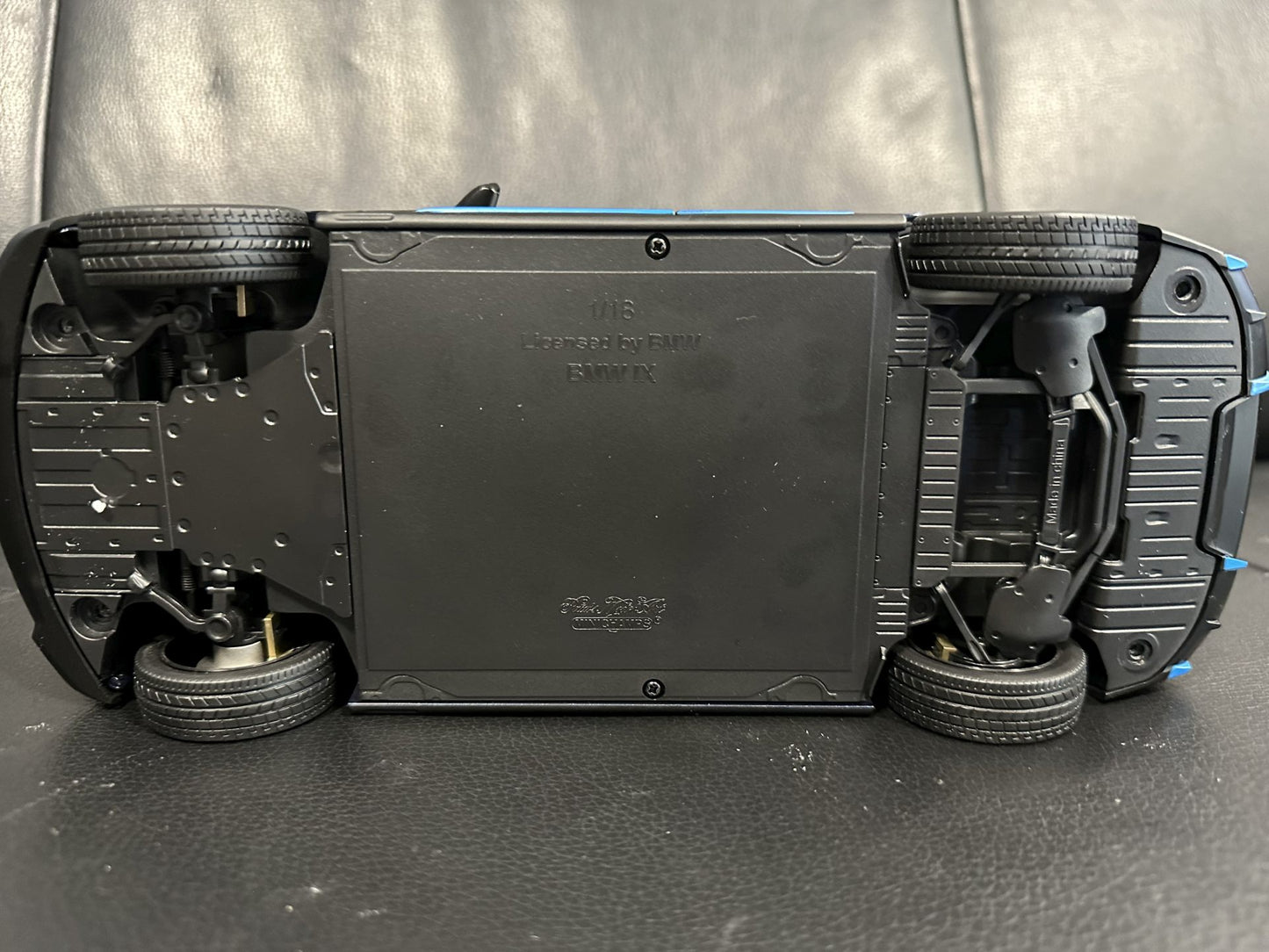 Bmw IX i20 blue 1:18 Minichamps 110023100 Бмв и20 син