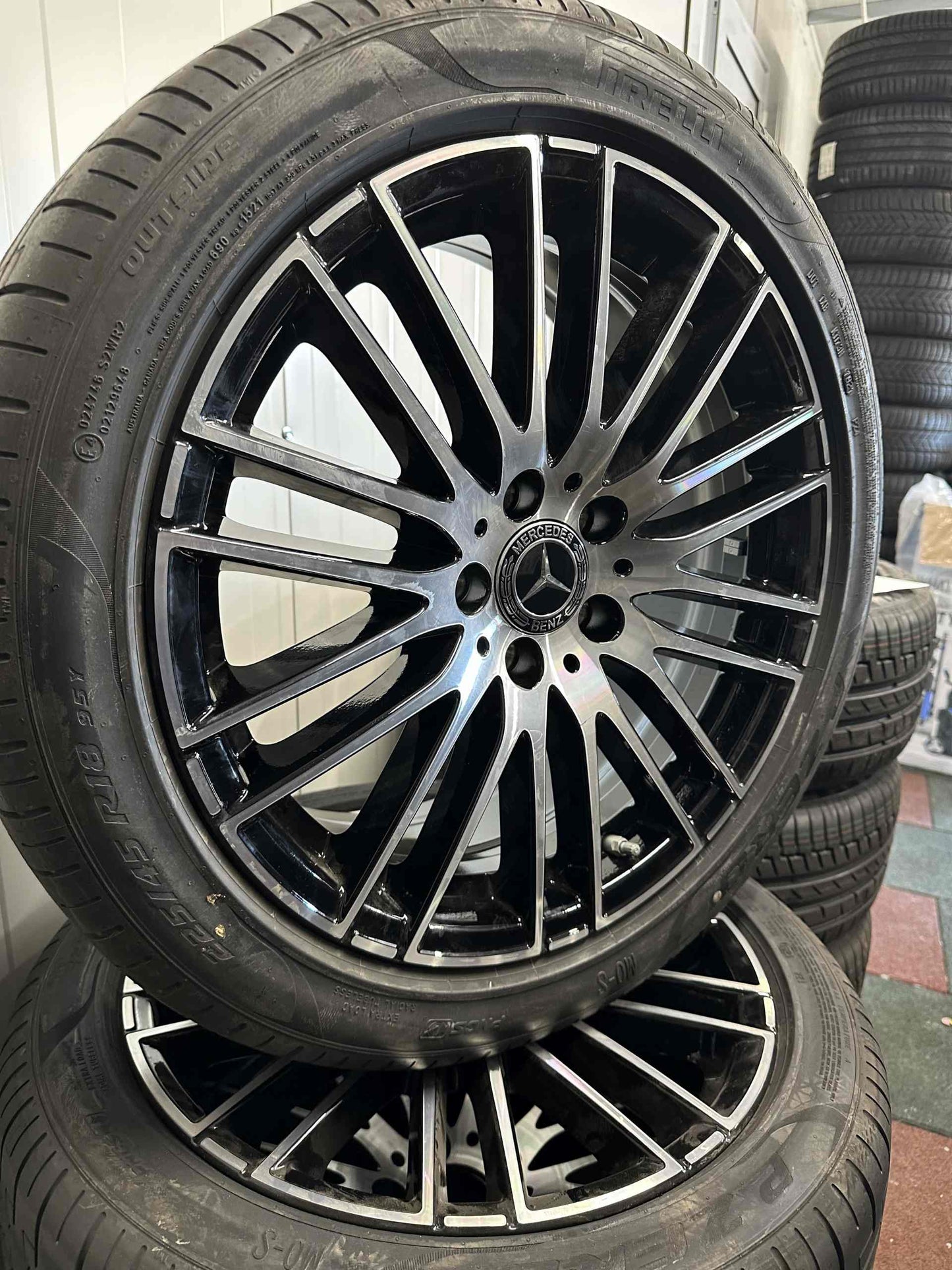 Нови Оригинал Mercedes C klasse W206 18 Zoll Мерцедес Ц класа W206 18 цола летен комплект летни гуми