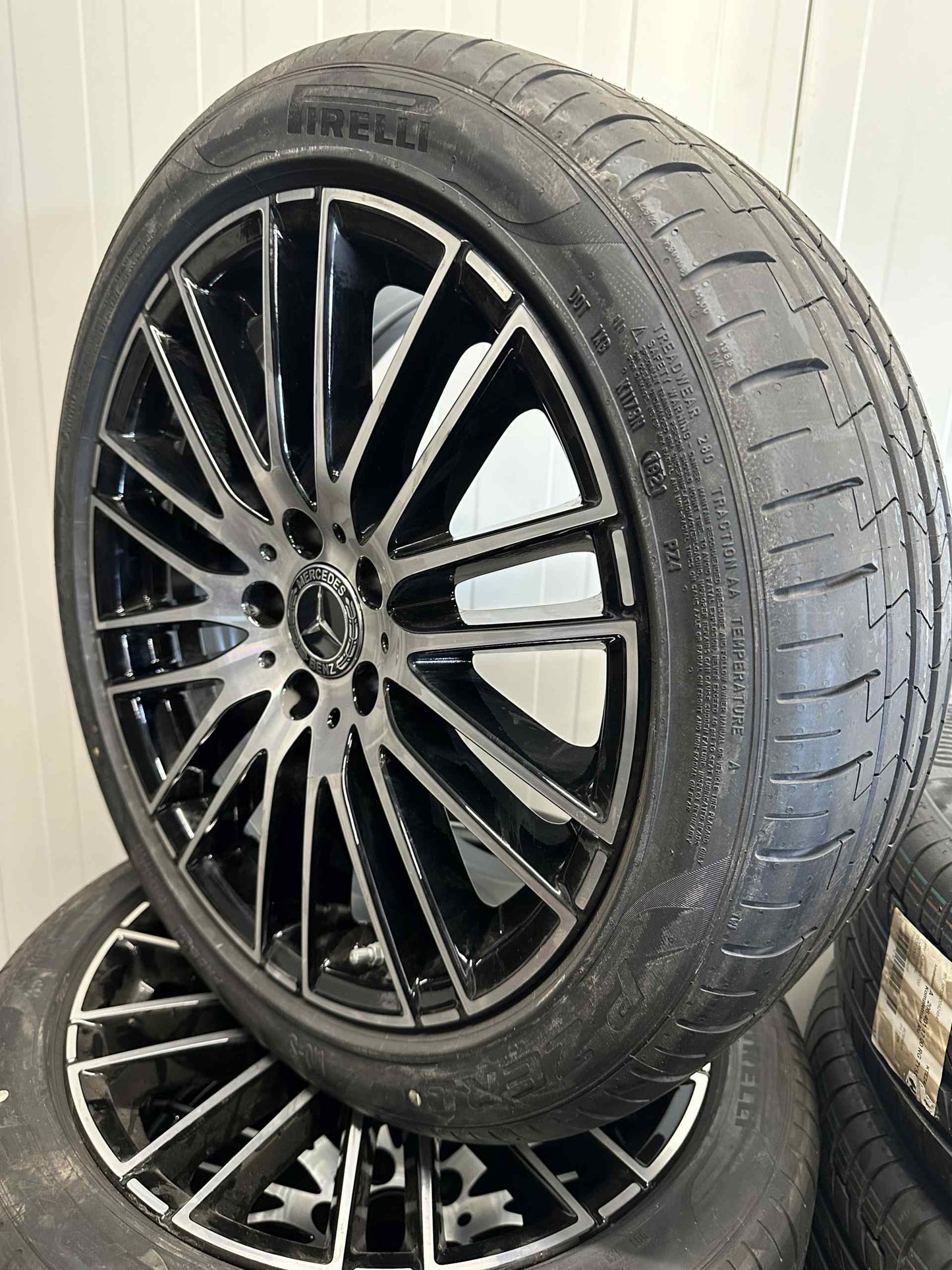 Нови Оригинал Mercedes C klasse W206 18 Zoll Мерцедес Ц класа W206 18 цола летен комплект летни гуми
