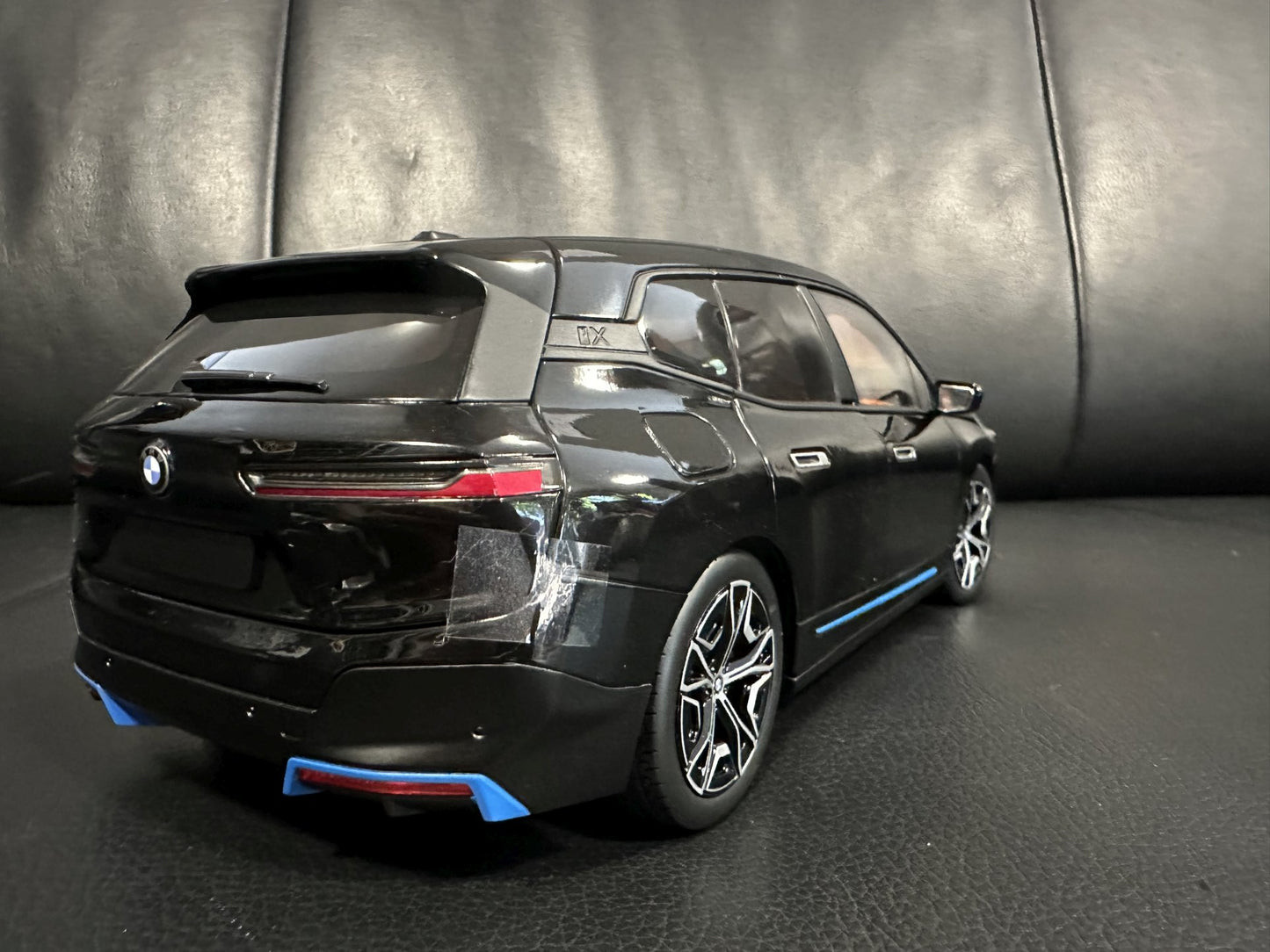 Bmw IX i20 black 1:18 Minichamps 110023101 Бмв и20 черен