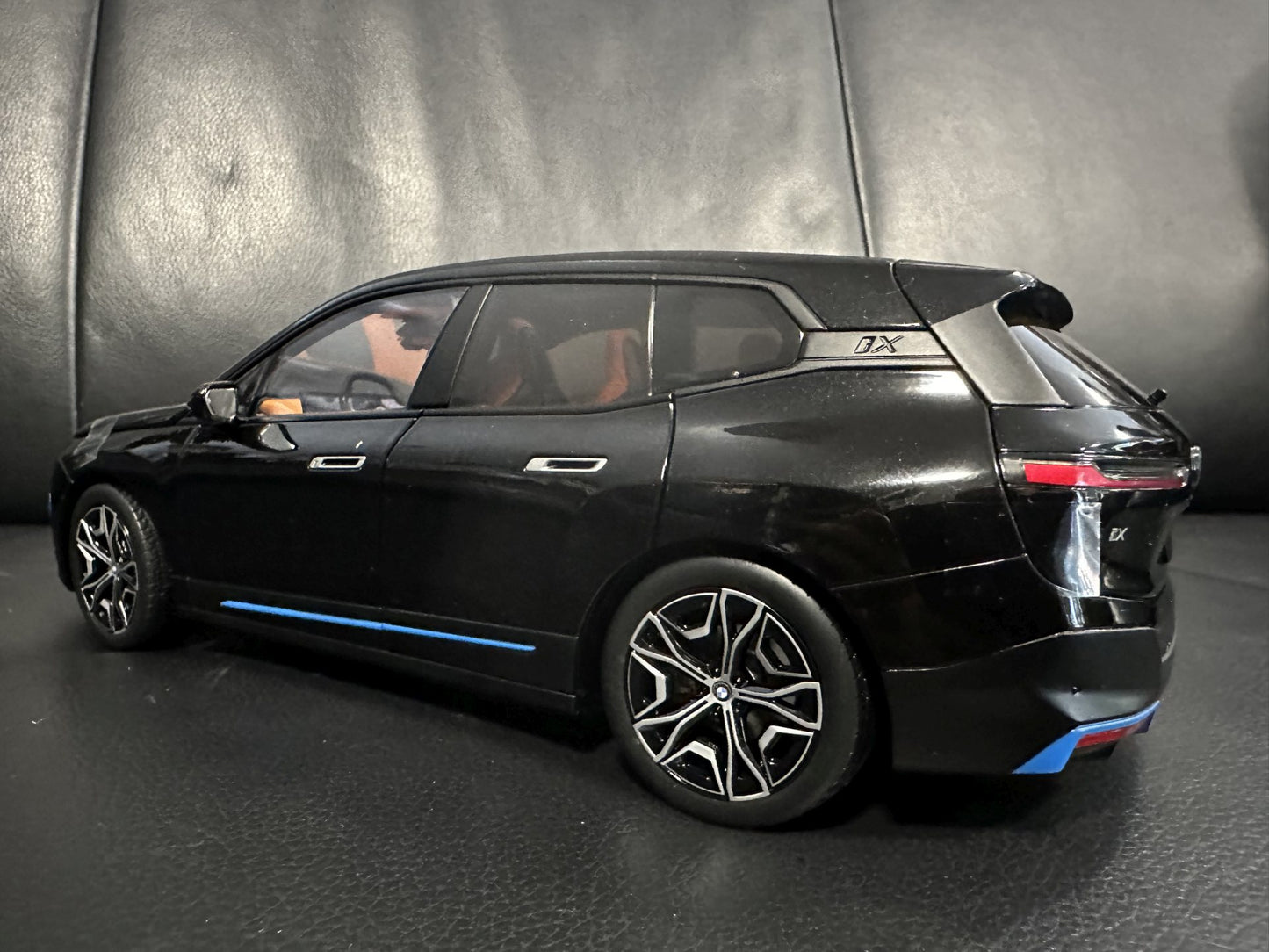 Bmw IX i20 black 1:18 Minichamps 110023101 Бмв и20 черен