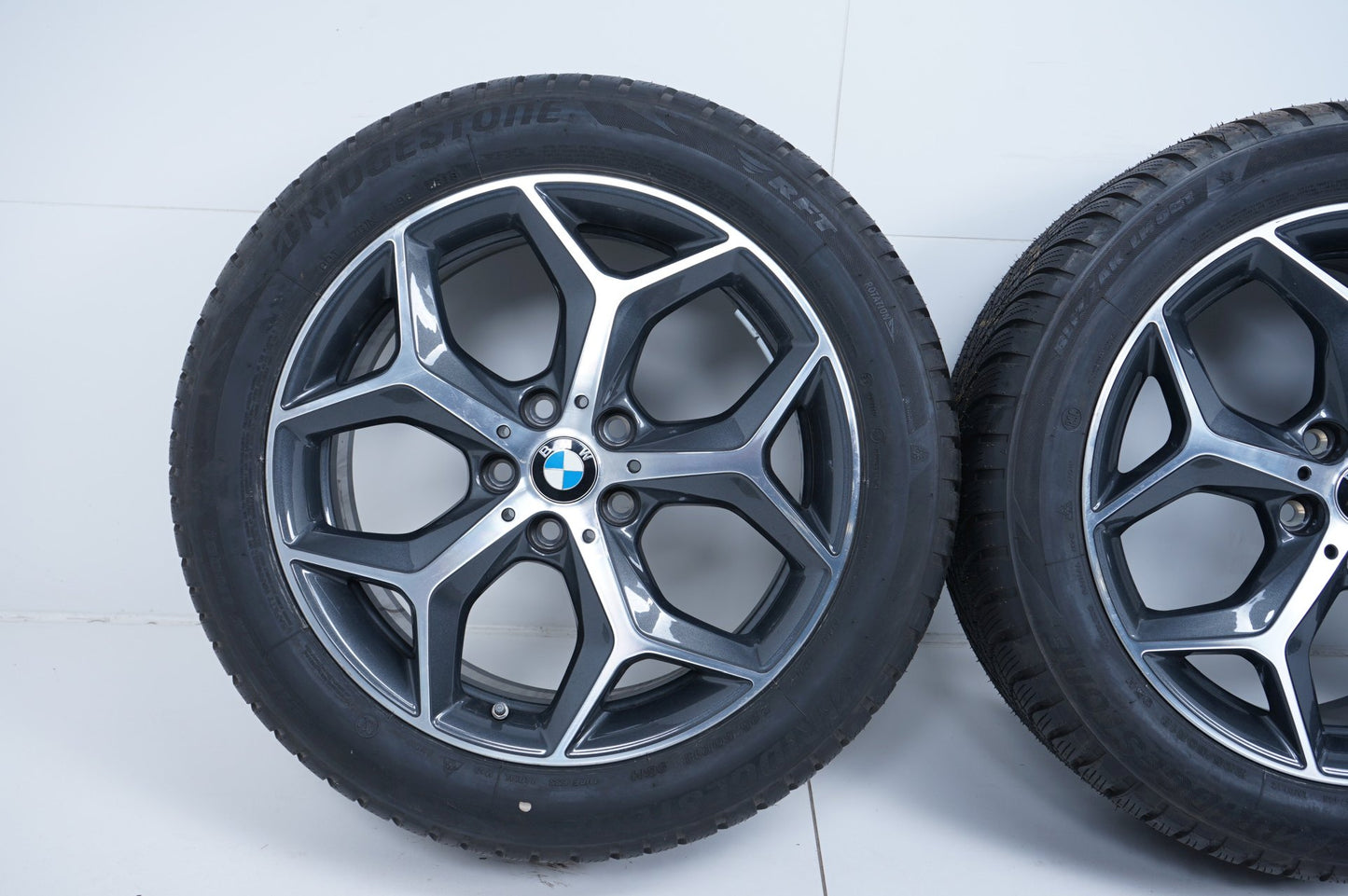 Оригинални Нови BMW X1 X2 F48 F39 Бмв 225 50 18 цола зимен комплект зимни гуми 5x112
