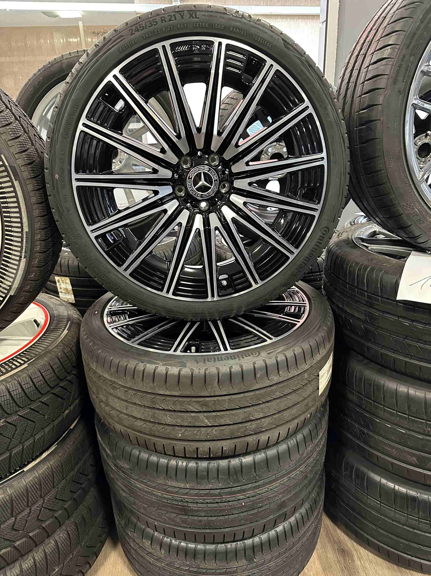 Като Нови Mercedes E Klasse W214 21 Zoll AMG Мерцедес E класа W214 21 цола AMG летен комплект летни гуми
