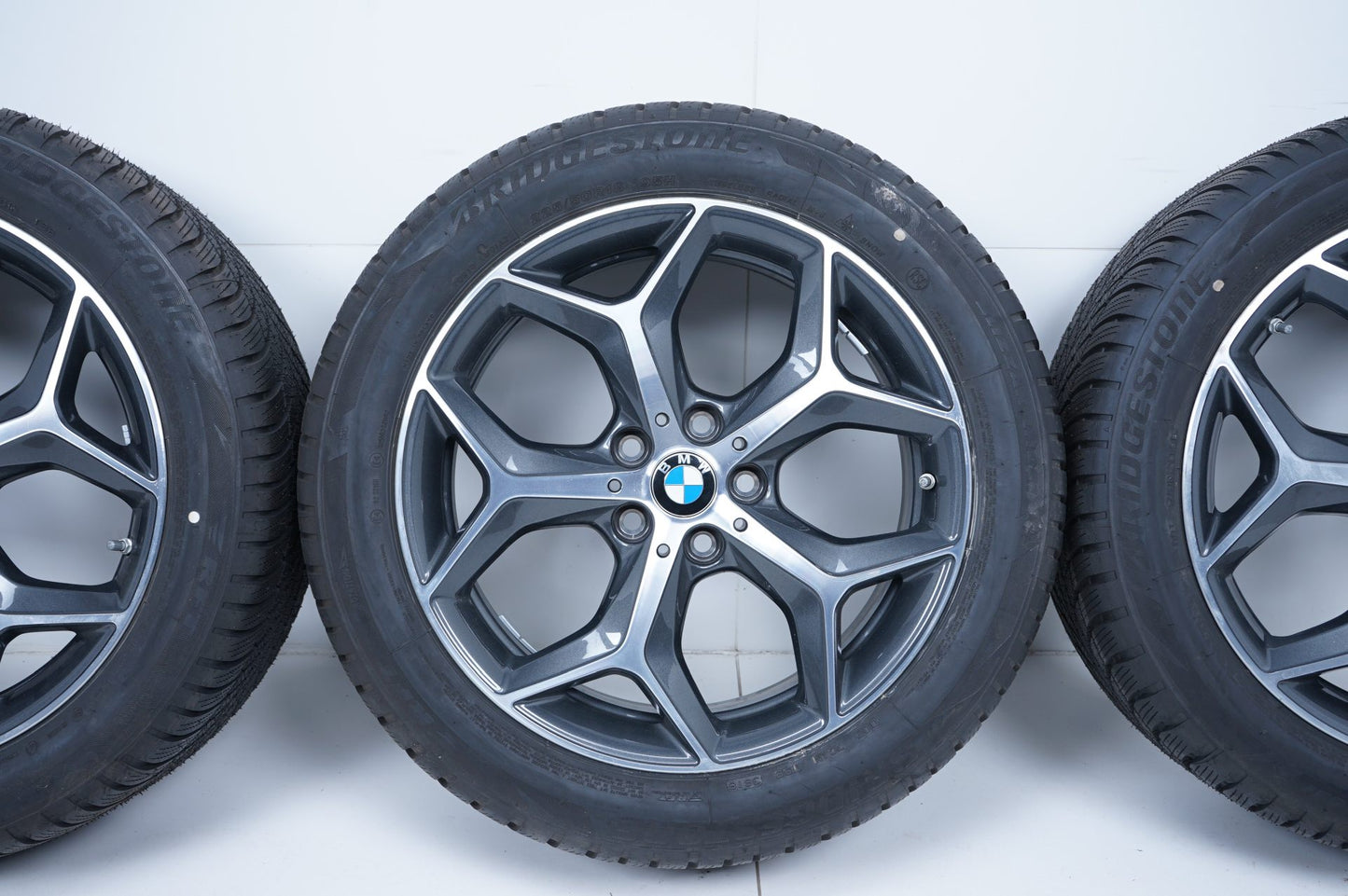 Оригинални Нови BMW X1 X2 F48 F39 Бмв 225 50 18 цола зимен комплект зимни гуми 5x112