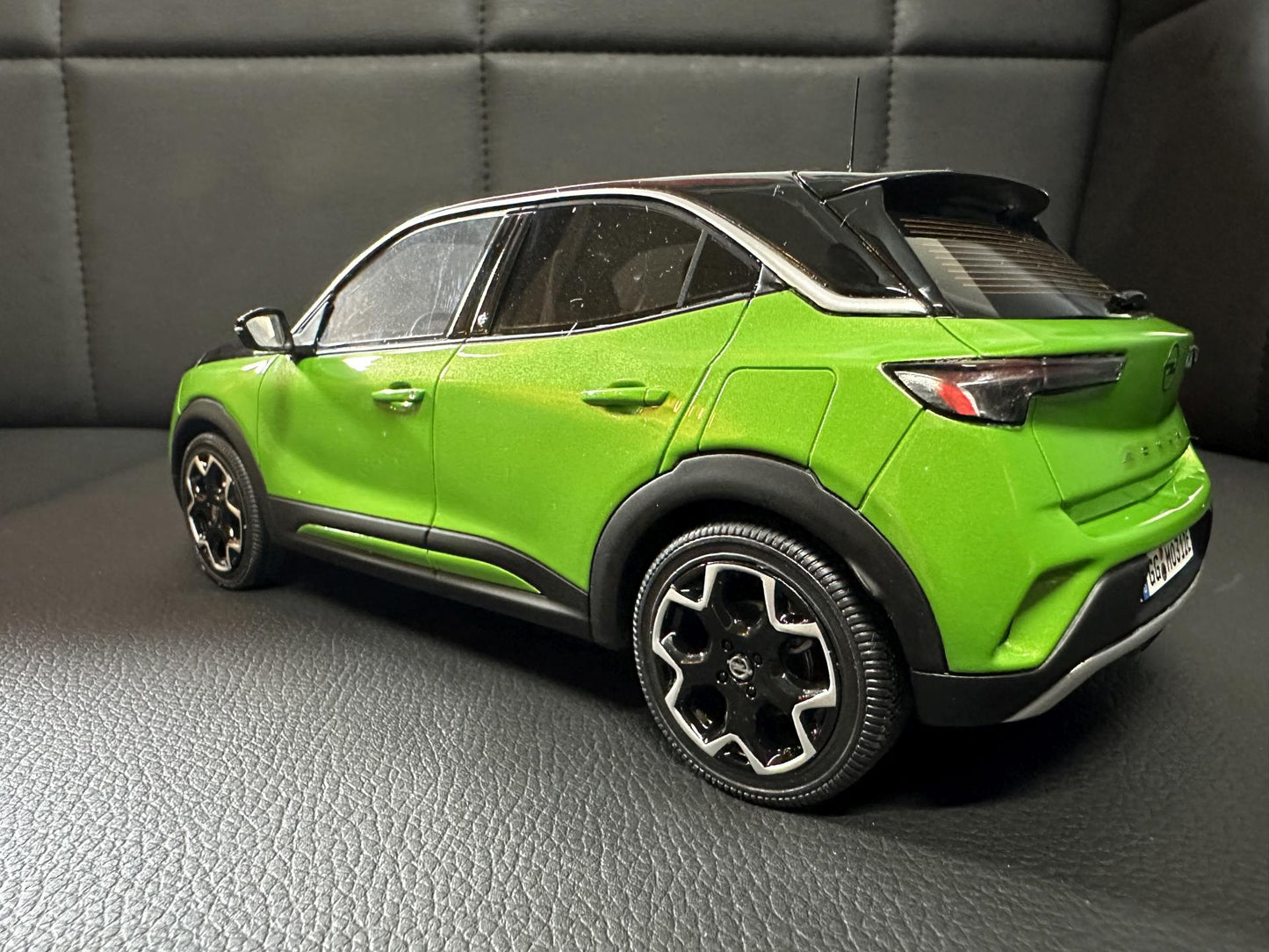 Opel Mokka-e GS Line green ОТ435 Limitiert 795/999 1:18 Otto Опел Moka-e Лимитирана зелена